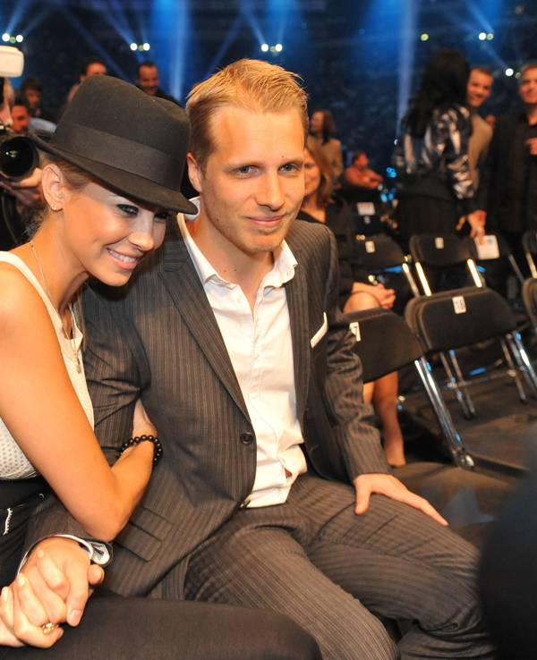 Oliver Pocher (hier ein Archivfoto aus dem Jahr 2009, das ihn zusammen mit seiner damaligen Freundin Alessandra „Sandy“ Meyer-Wölden zeigt) bedankte sich in einem emotionalen Instagram-Post bei den Müttern seiner Kinder.