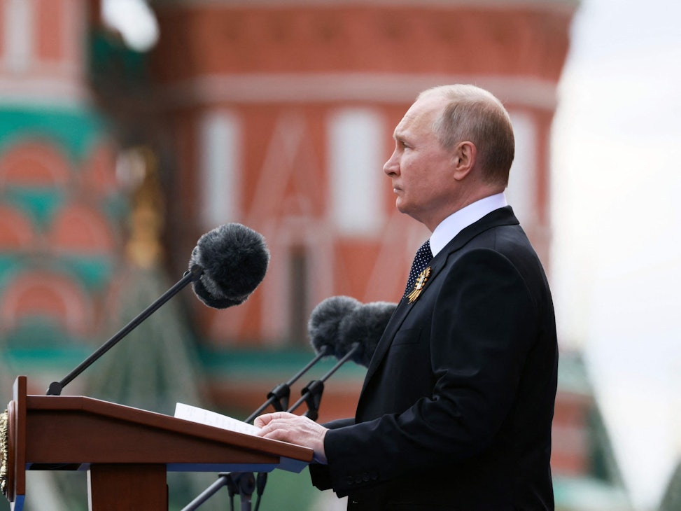 Wladimir Putin hält eine Rede am 9. Mai 2022, der in Russland als Tag des Sieges gefeiert wird.