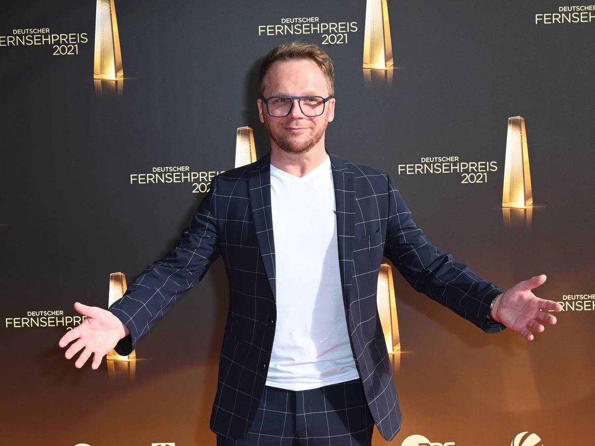 Comedian Ralf Schmitz kommt zur Verleihung des Deutschen Fernsehpreises 2021 im Tanzbrunnen.