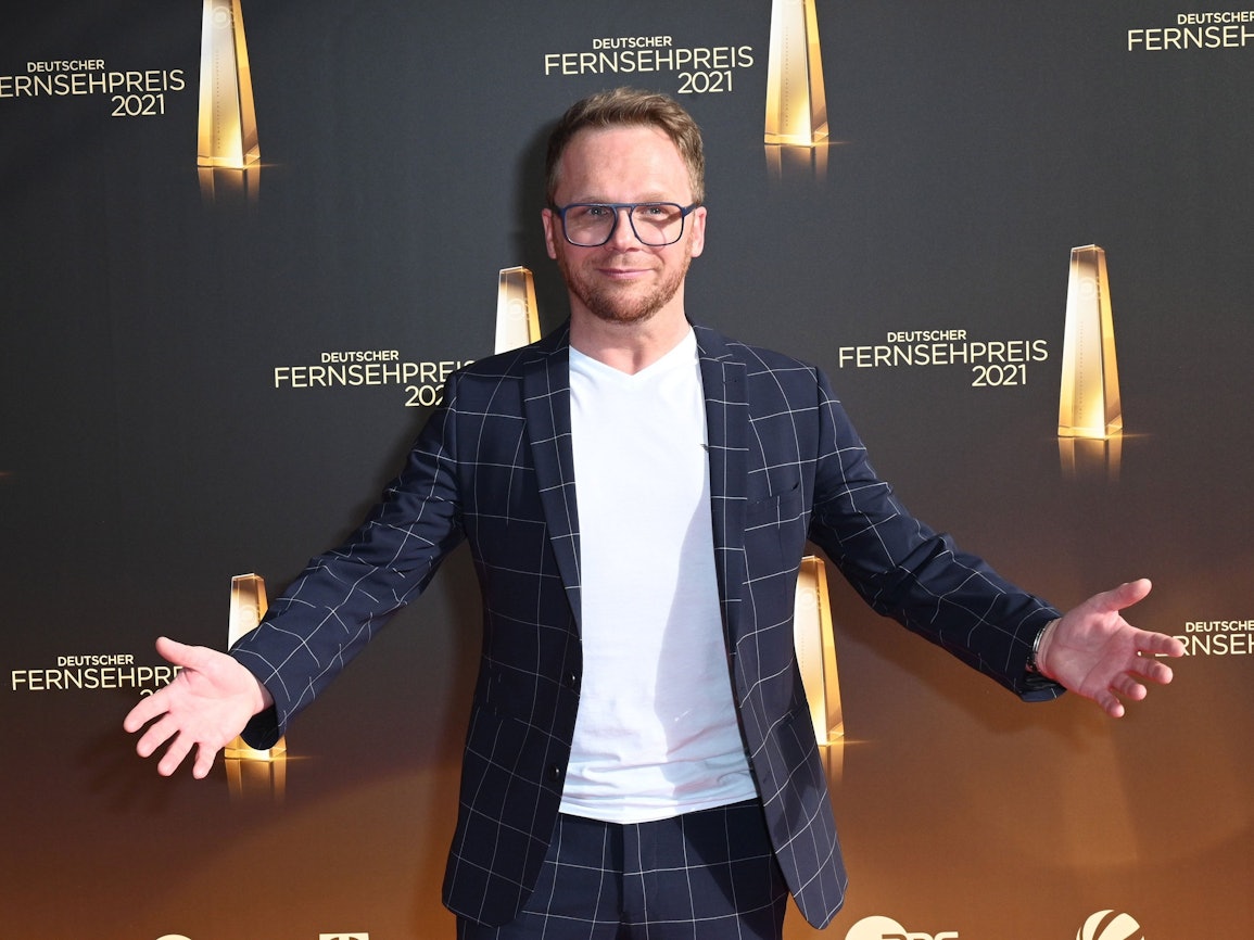 Comedian Ralf Schmitz kommt zur Verleihung des Deutschen Fernsehpreises 2021 im Tanzbrunnen.