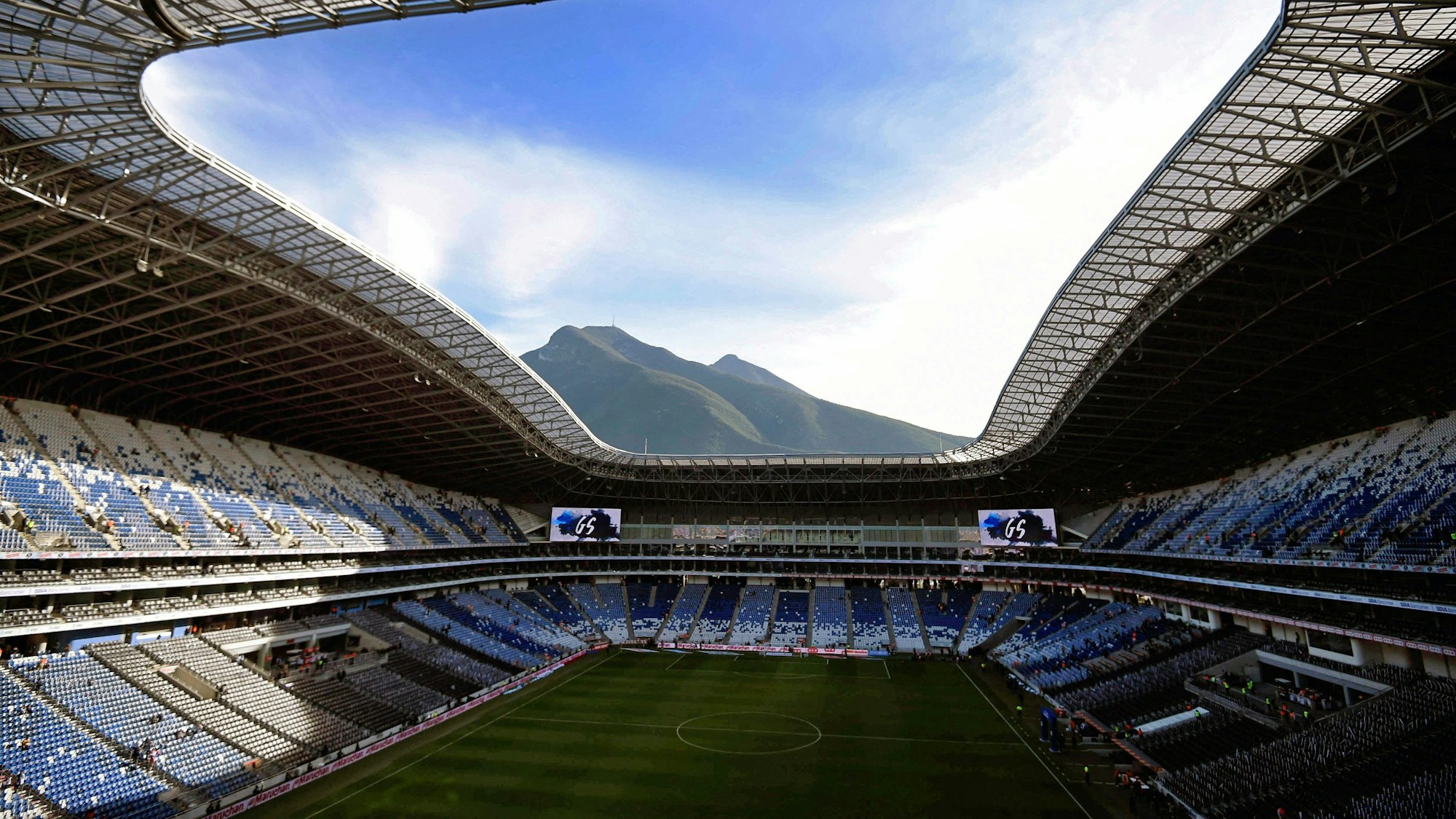 Ein Blick ins menschenleere Estadio BBVA in Monterrey.