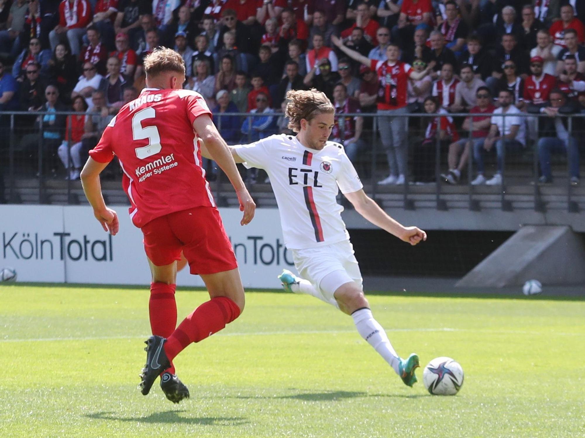 David Philipp erzielt das 2:0 für Viktoria Köln gegen Kaiserslautern.