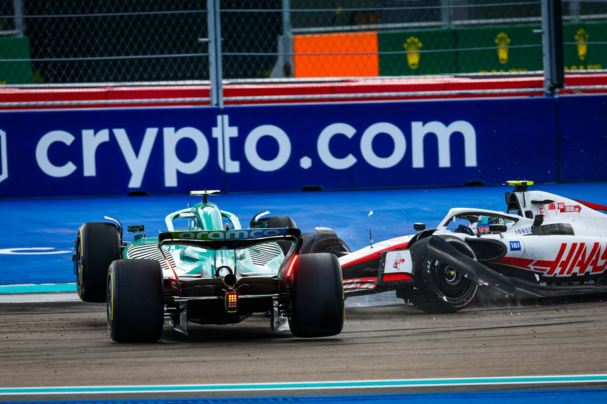 Mick Schumacher und Sebastian Vettel crashen in Miami.