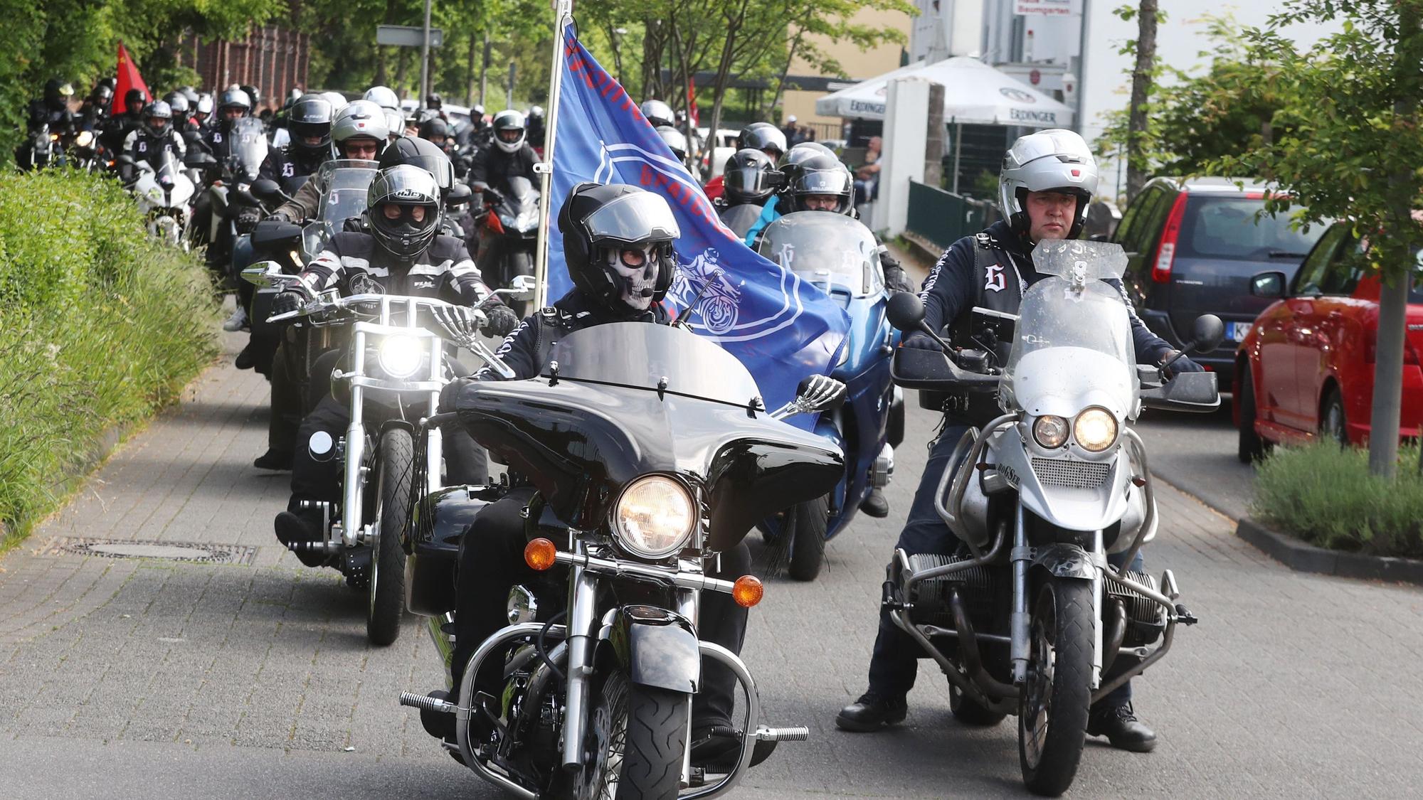 Pro-Russischer Motorrad-Korso durch Köln.