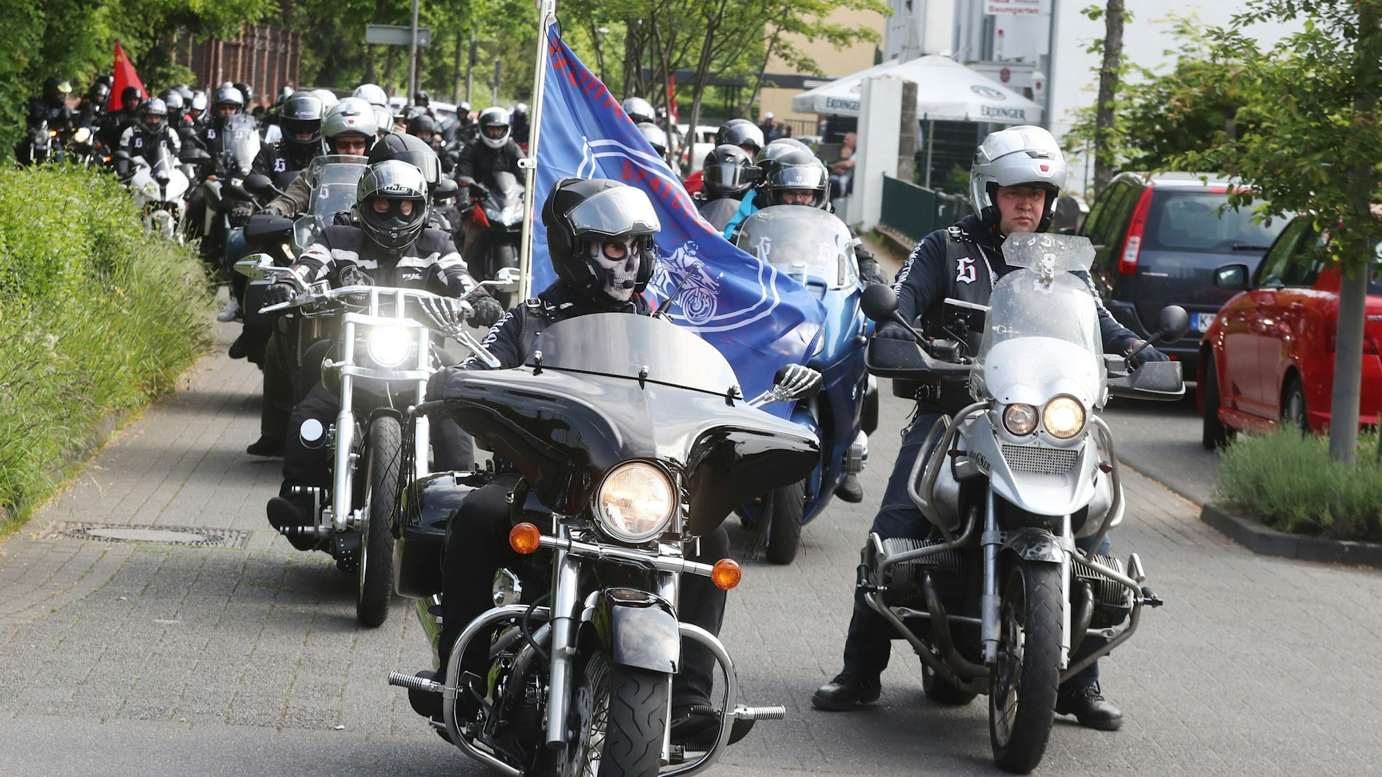 Pro-Russischer Motorrad-Korso durch Köln.