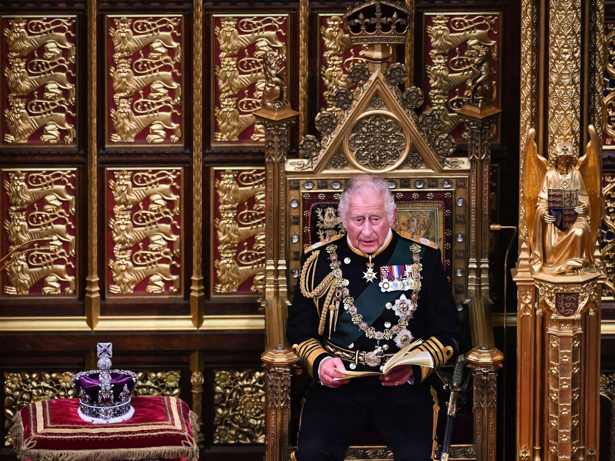 Prinz Charles von Großbritannien hat am 10. Mai 2022 zum ersten Mal in der Geschichte die Sitzung des Parlaments im House of Lords eröffnet.