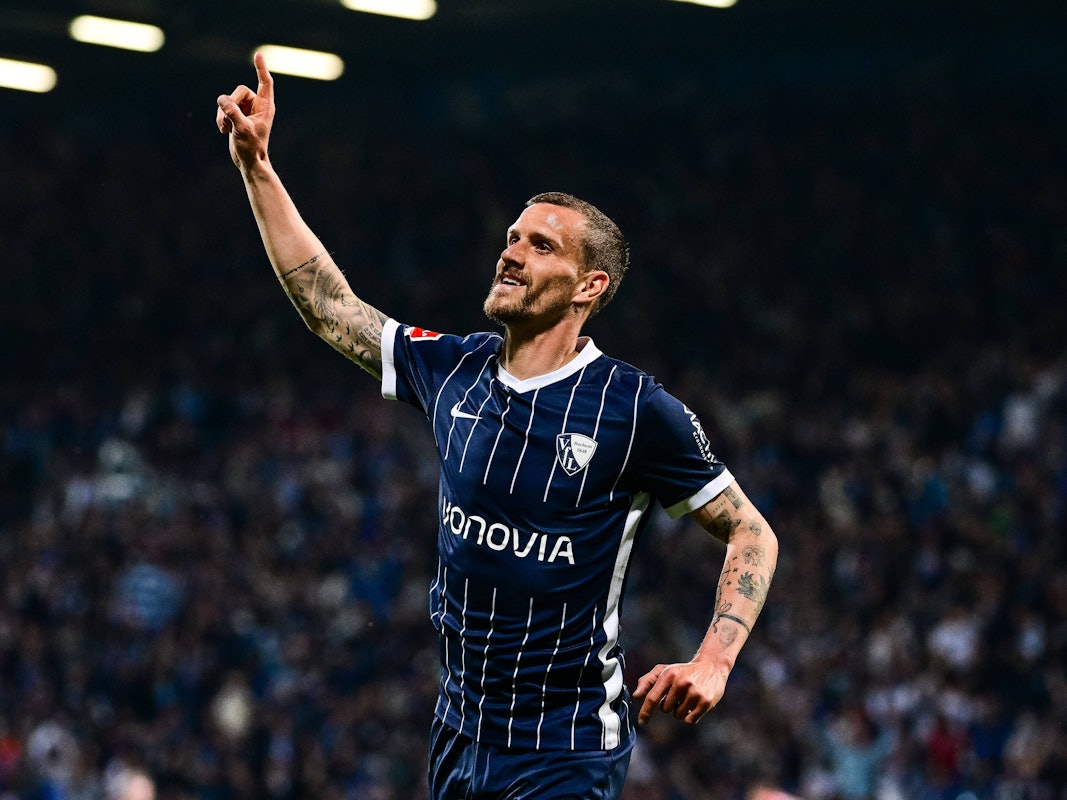 Simon Zoller bejubelt seinen Treffer zum 2:1 gegen Arminia Bielefeld am 6. Mai 2022.