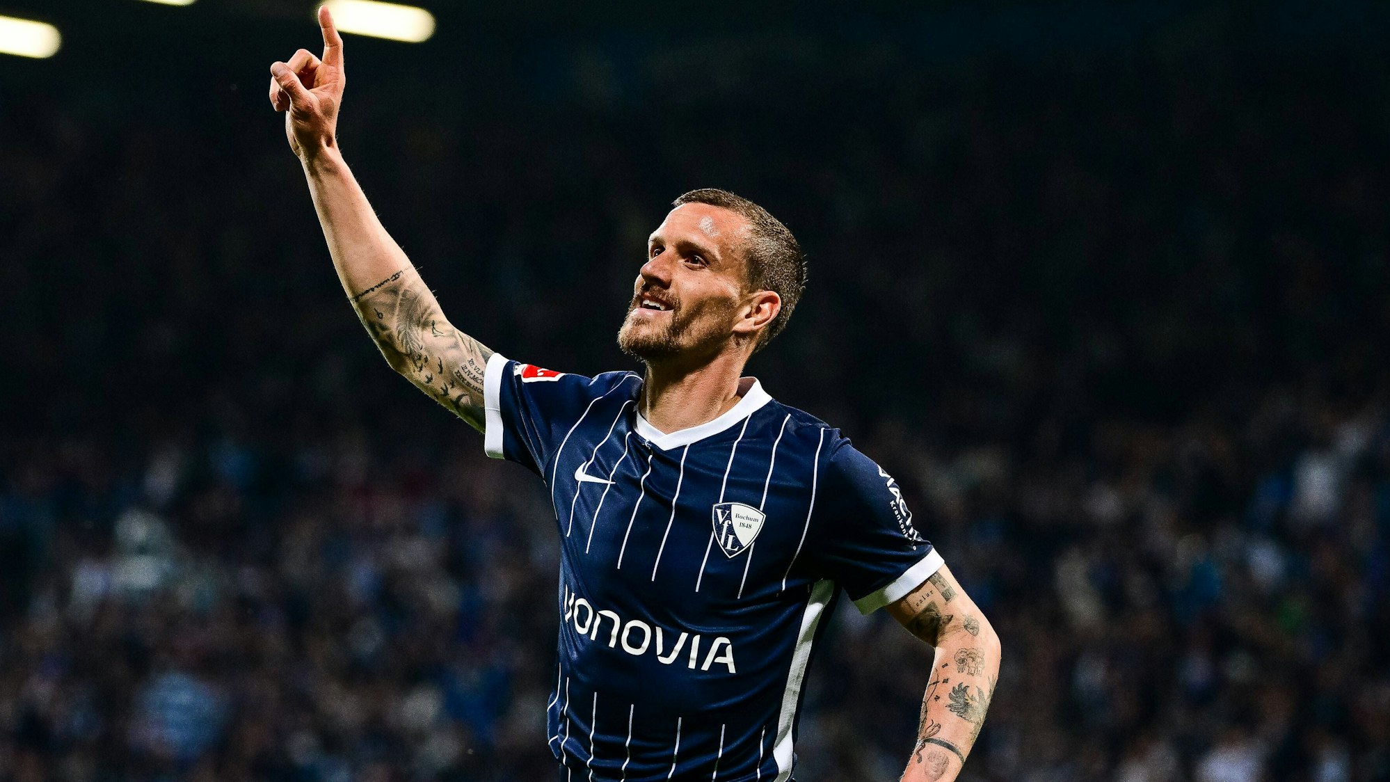 Simon Zoller bejubelt seinen Treffer zum 2:1 gegen Arminia Bielefeld am 6. Mai 2022.