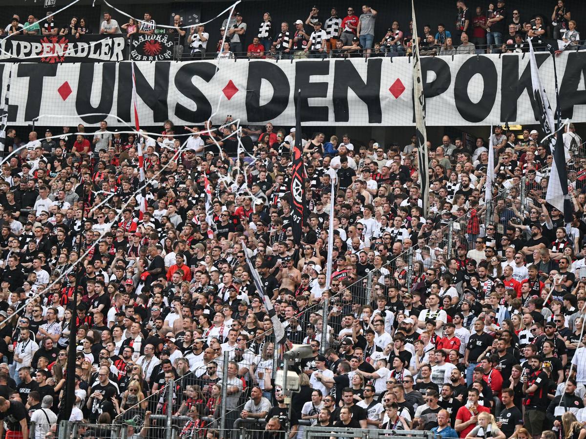 Das Interesse der Eintracht-Fans, hier in der Bundesligapartie gegen Borussia Mönchengladbach am 8. Mai 2022, an Europa-League-Tickets ist gewaltig.