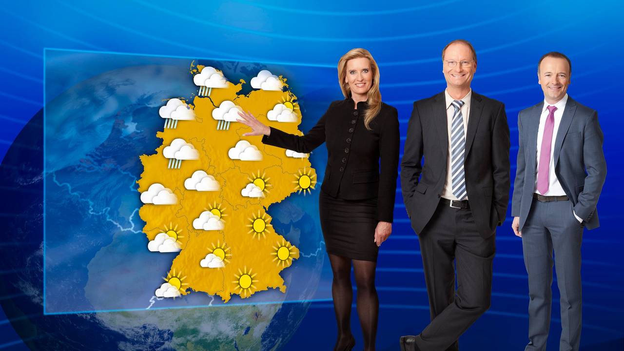 Die TV-Wetterberichte „Wetter vor acht“ kurz vor der „Tagesschau“ und nach den „Tagesthemen“ werden präsentiert von Claudia Kleinert, Sven Plöger (Mitte) und Karsten Schwanke, hier auf einem undatierten Foto im Studio.