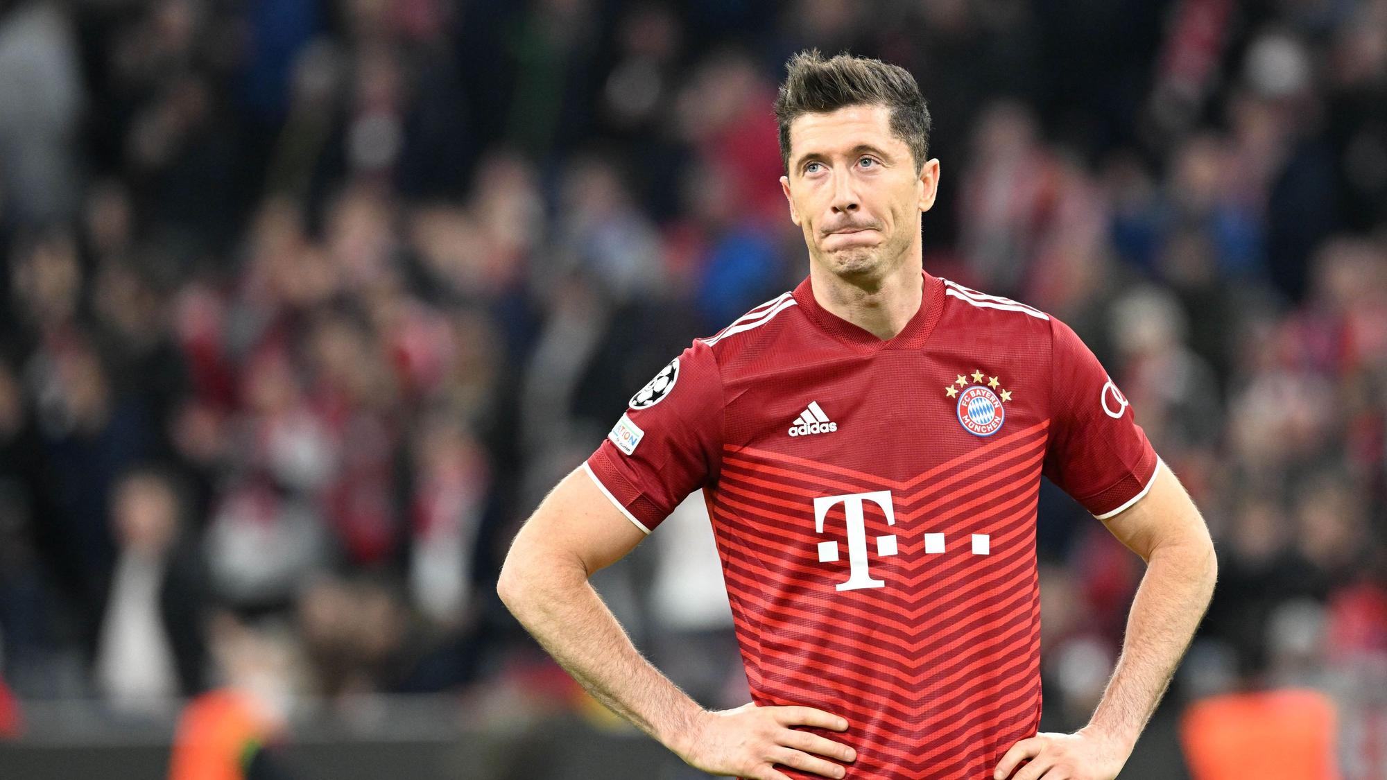 FC-Bayern-Stürmer Robert Lewandowski, hier im April 2022 beim Champions-League-Spiel gegen Villarreal, soll den Rekordmeister unbedingt verlassen wollen.