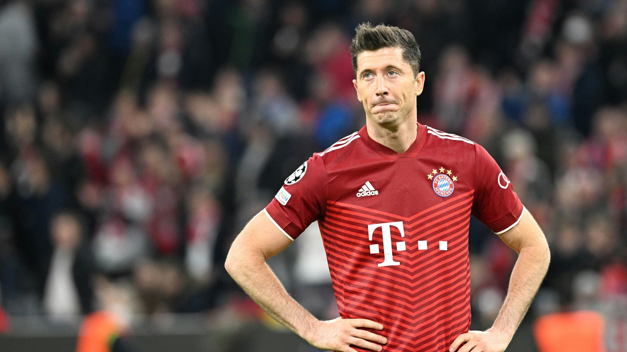 FC-Bayern-Stürmer Robert Lewandowski, hier im April 2022 beim Champions-League-Spiel gegen Villarreal, soll den Rekordmeister unbedingt verlassen wollen.