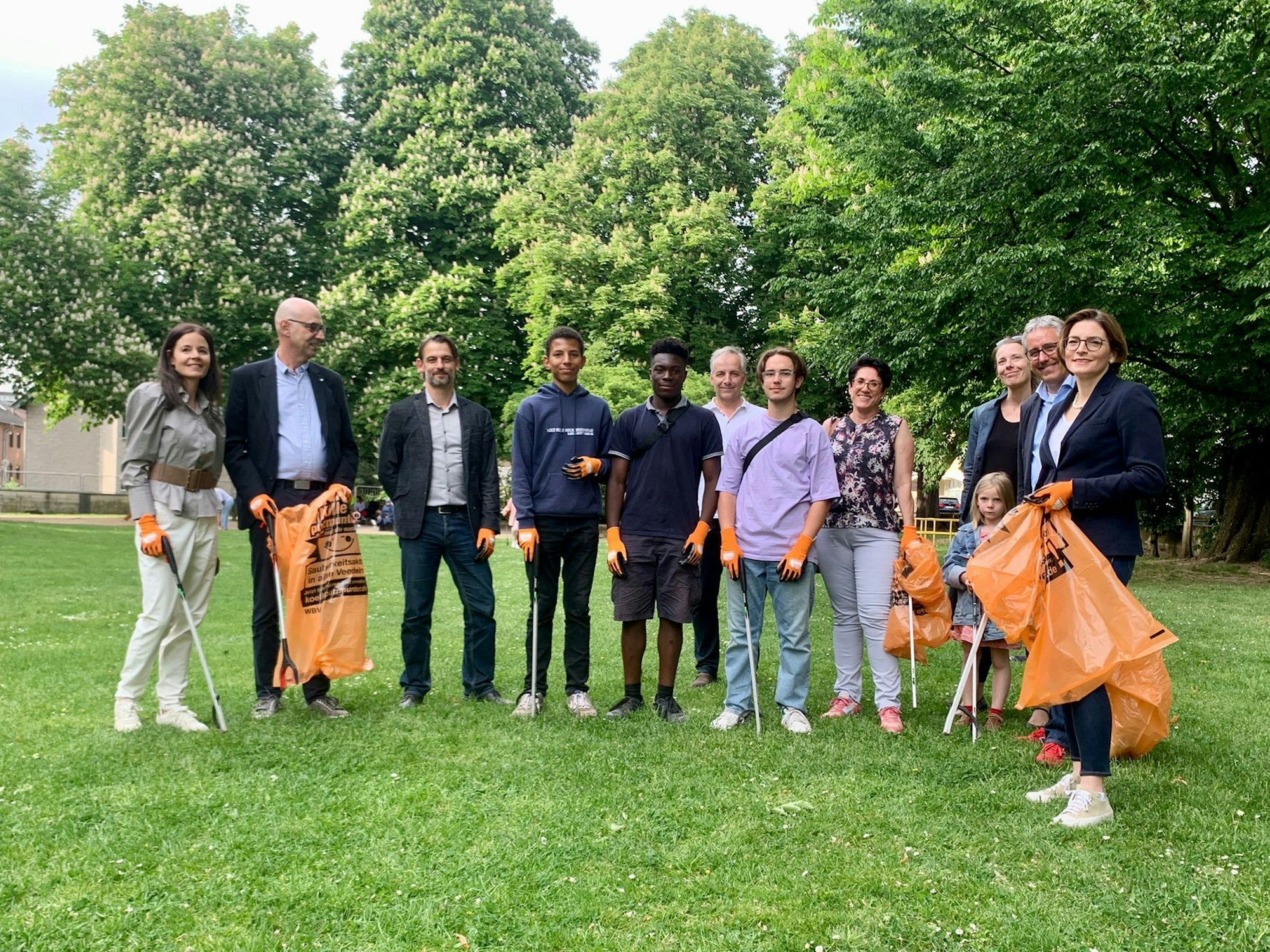 Gruppenfoto beim Start der neuen „Kölle putzmunter“-Saison in Urbach.