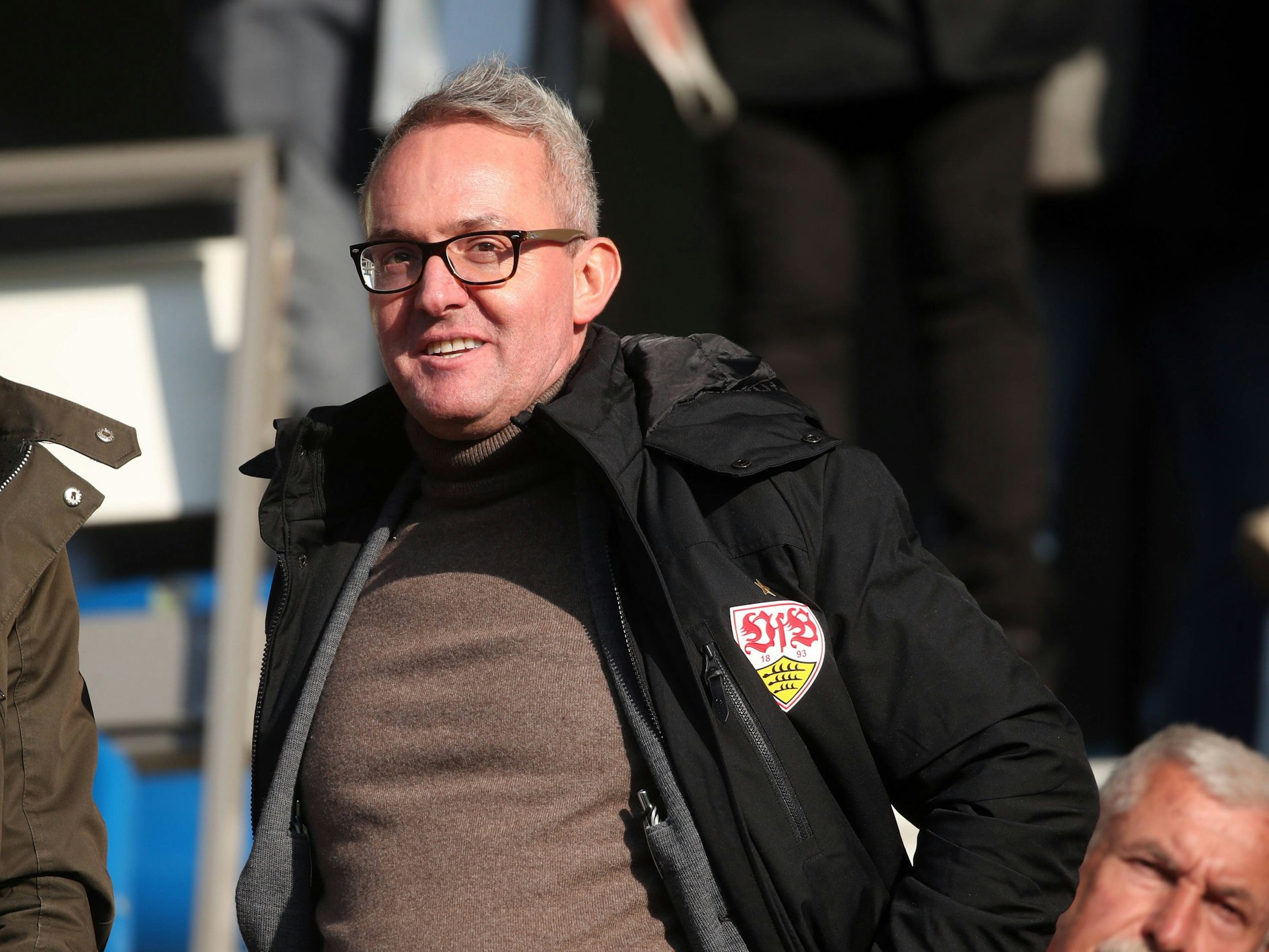 Alexander Wehrle schaut sich die U17 des VfB Stuttgart an.