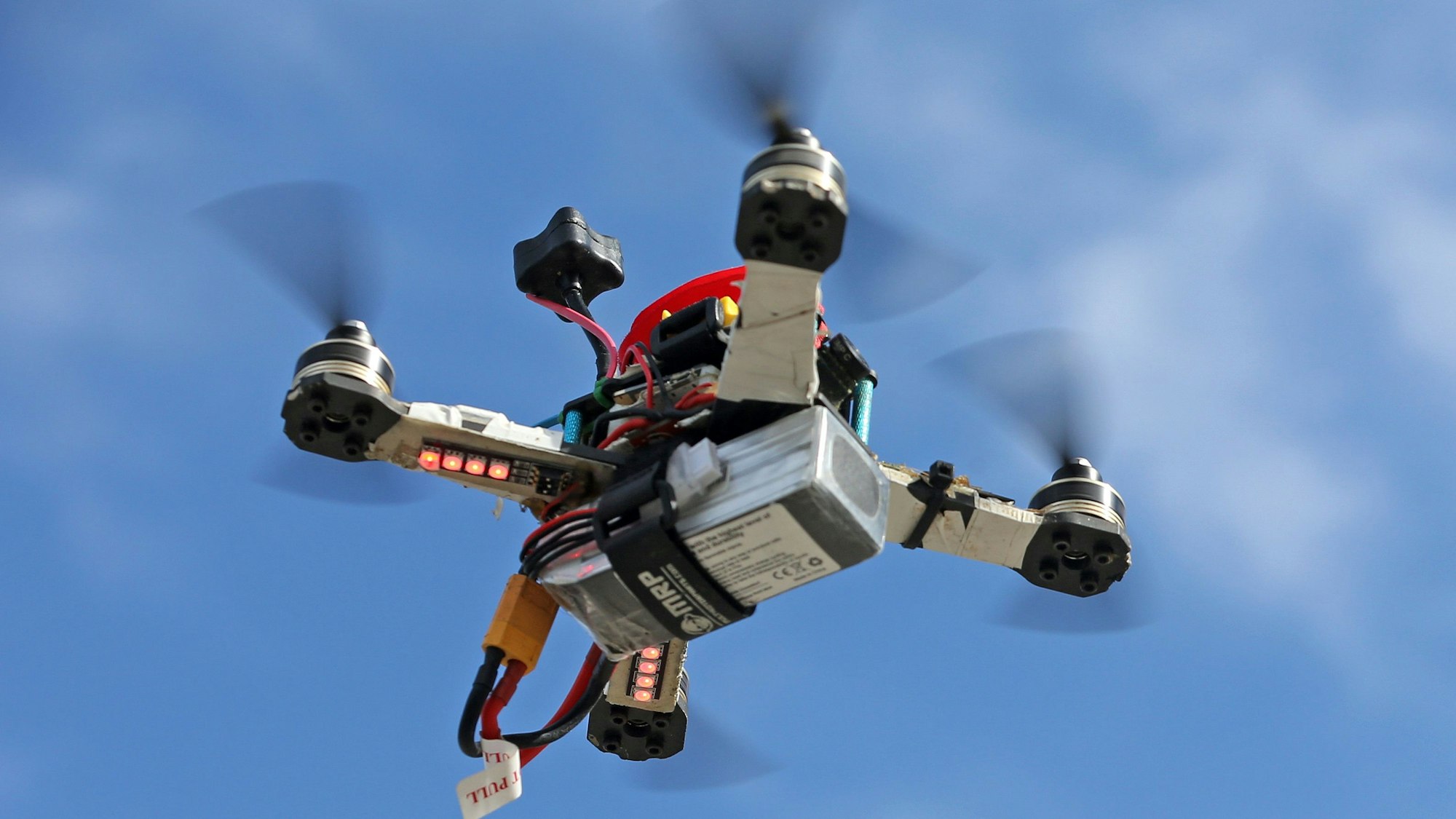 Einfach nur ein Spielzeug? Ganz im Gegenteil: So hilfreich können Drohnen eingesetzt werden. Das undatierte Symbolfoto zeigt eine Drohne.
