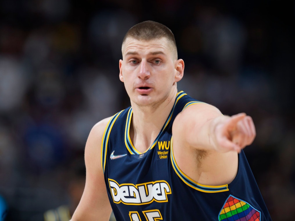 Nikola Jokic ist zum zweiten Mal in Folge der Most Valuable Player (MVP) in der NBA geworden.