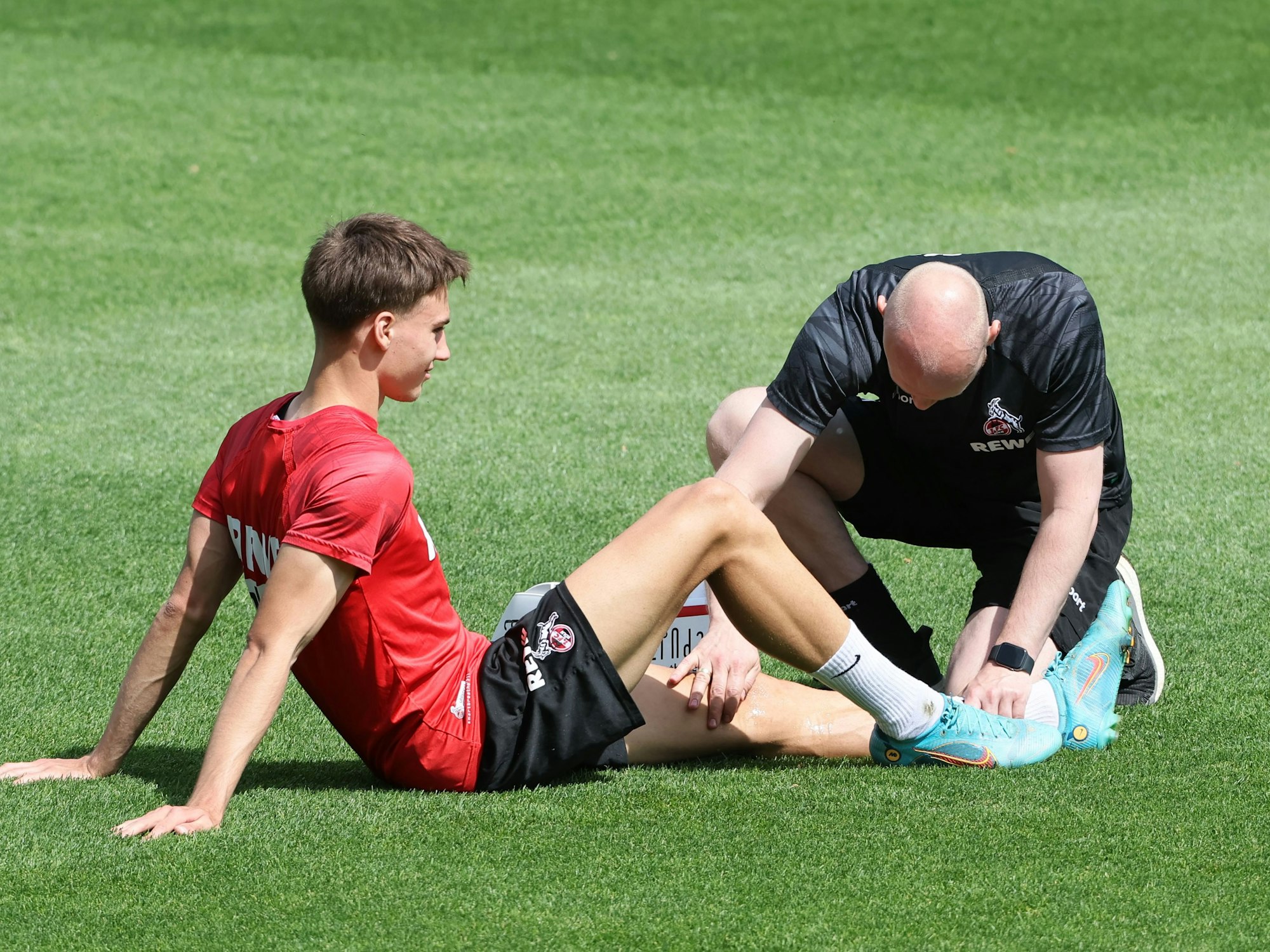 Tim Lemperle muss am Knie behandelt werden.