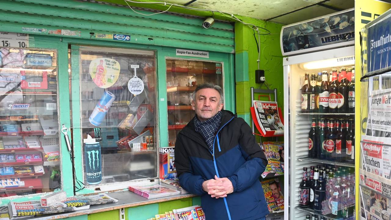 Der Kiosk von Bob Motamedi befindet sich auf dem Auerbachplatz.