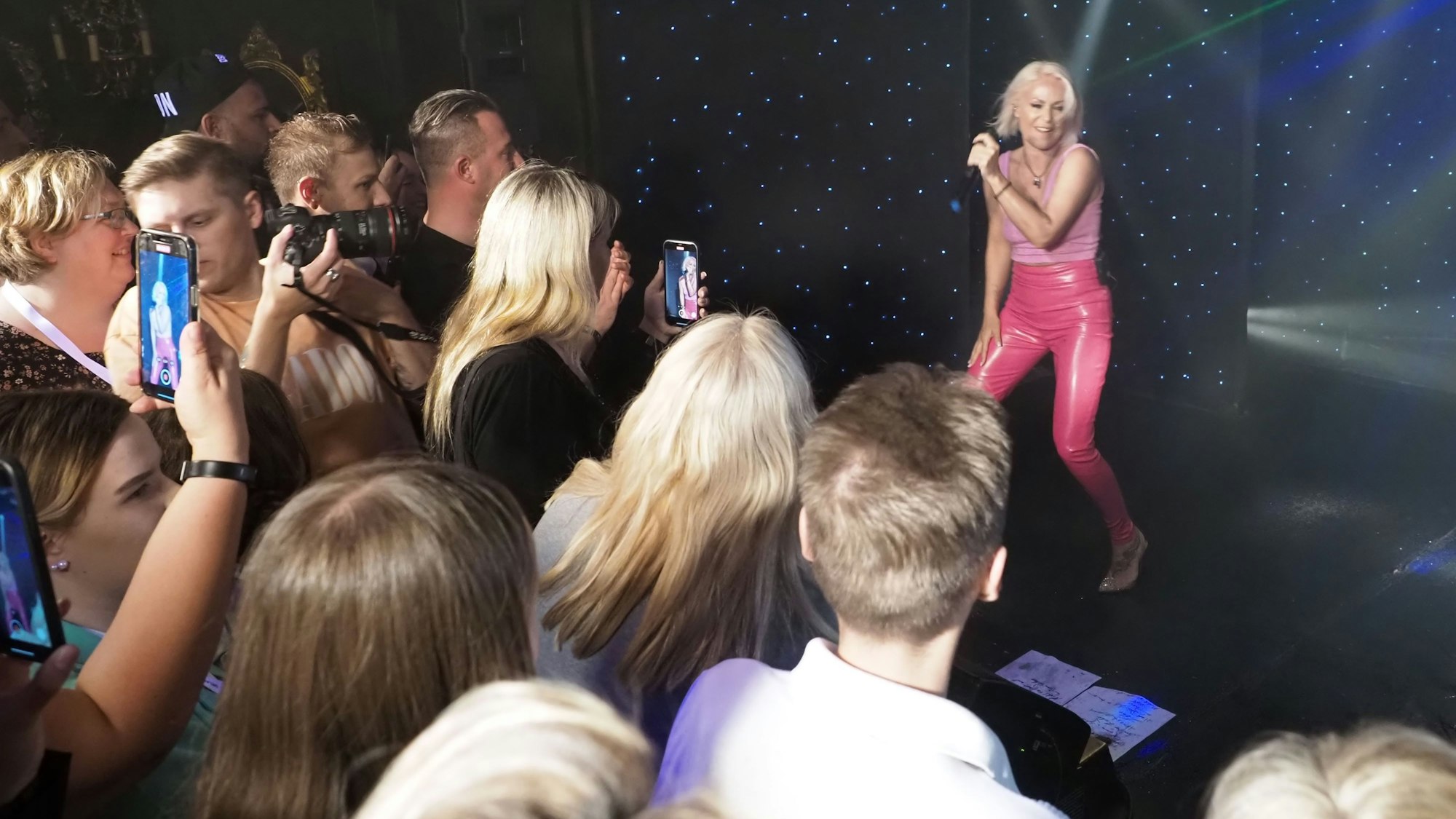 Michelle Album-Release-Party im Startreff Cabaret vor Fanpublikum und im Interview.
Foto: Max Grönert