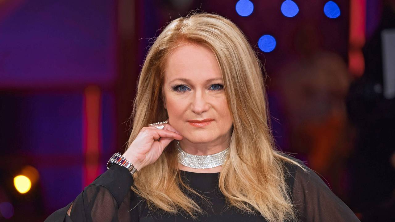 Sängerin Nicole Seibert, hier anlässlich der Aufzeichnung der MDR Talkshow „Riverboat“ im Mai 2017