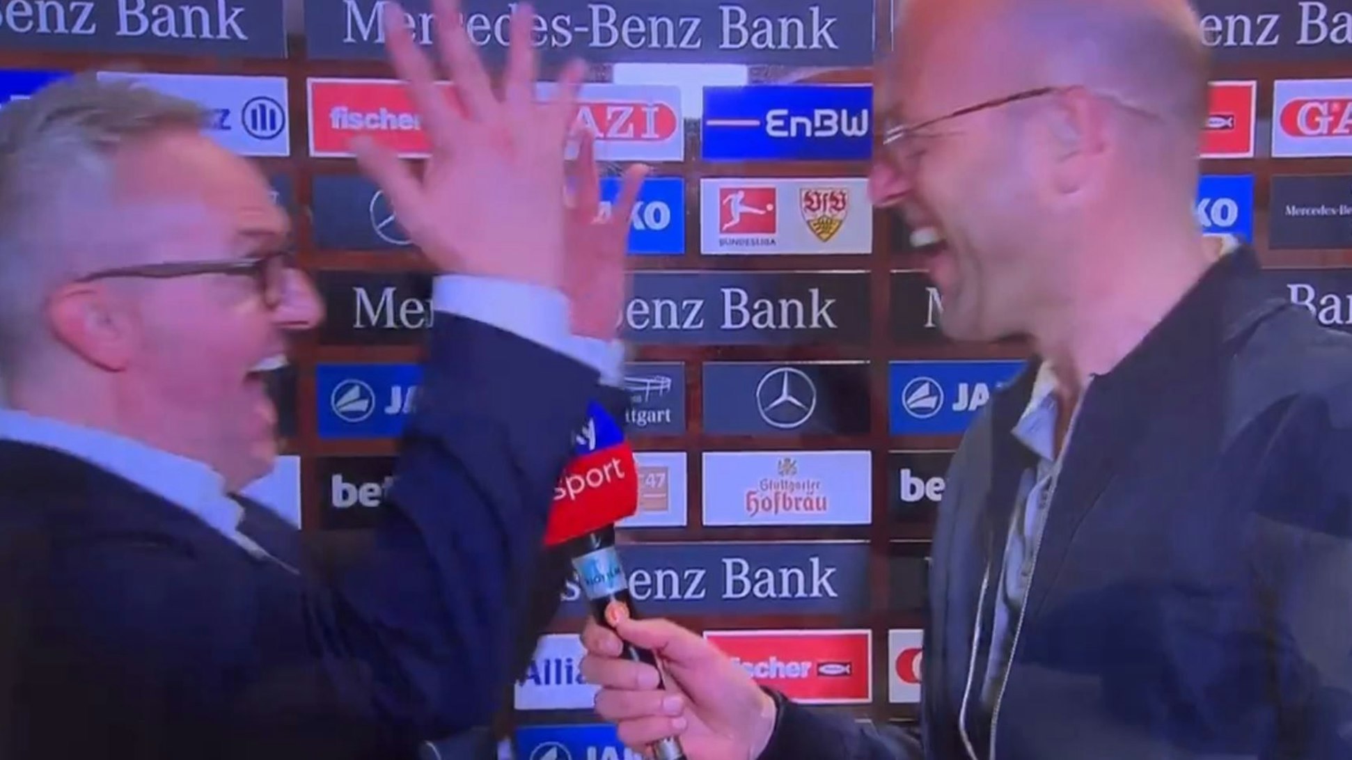 Alexander Wehrle jubelt beim Intrerview mit Sky-Reporter Patrick Wasserziehr.
