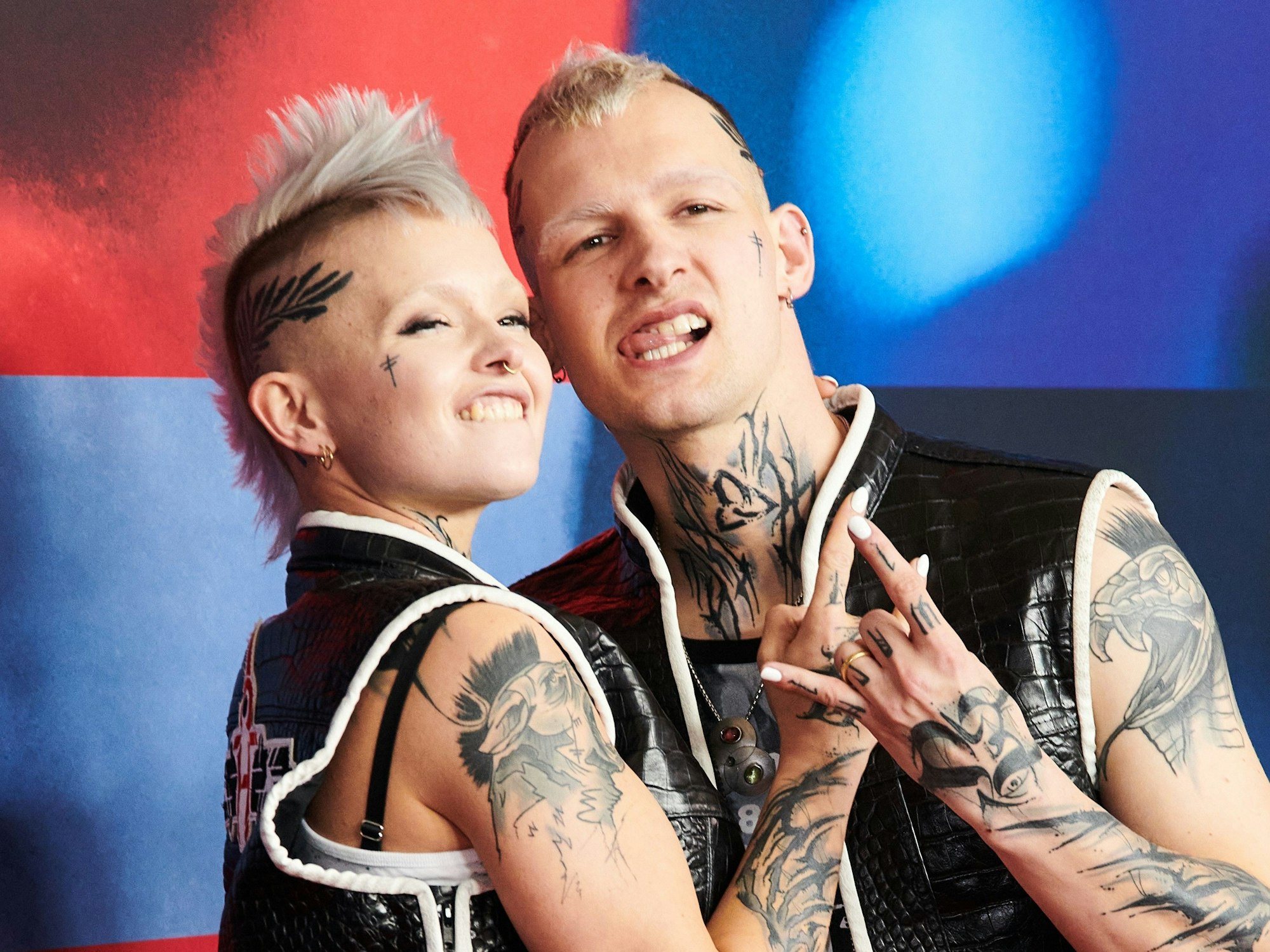 Das Ehepaar Edith (l) und Eric Stehfest kommen zur Premiere des ProSieben-Blockbusters „9 Tage wach“ im Kino Zoo Palast.