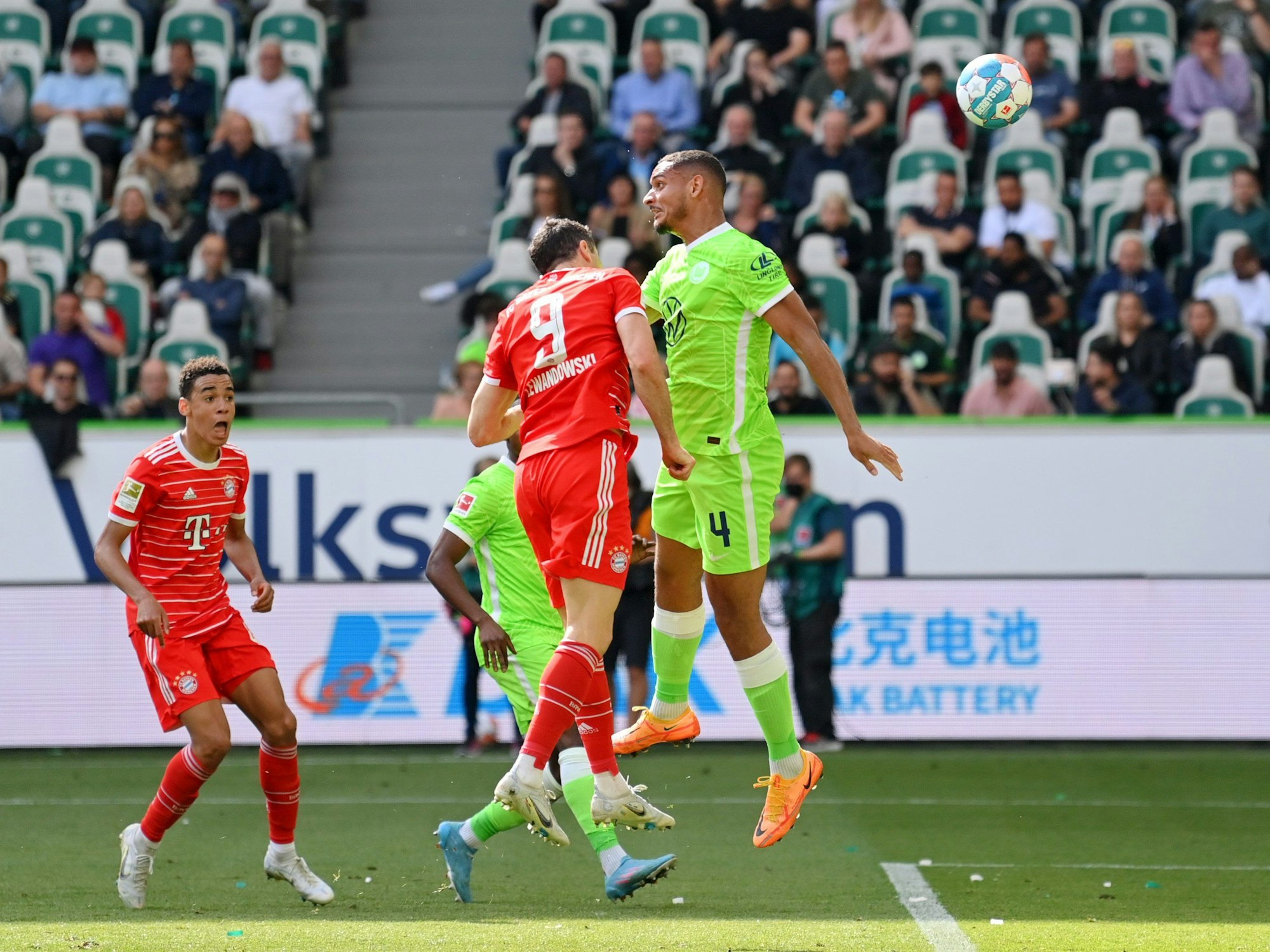 Kopfball-Treffer von Robert Lewandowski gegen Wolfsburg.