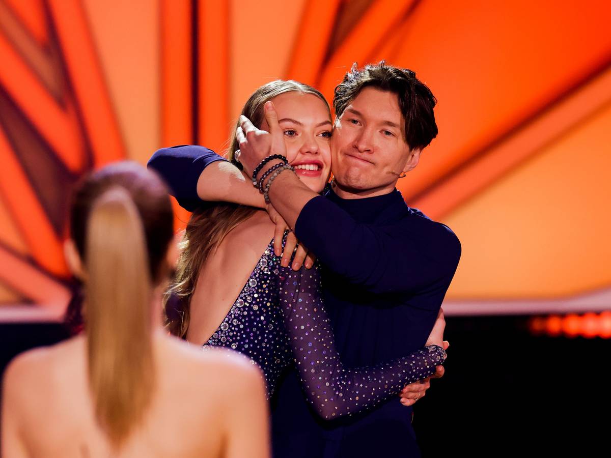 Cheyenne Ochsenknecht und Evgeny Vinokurov, stehen in der RTL-Tanzshow "Let's Dance" im Coloneum.