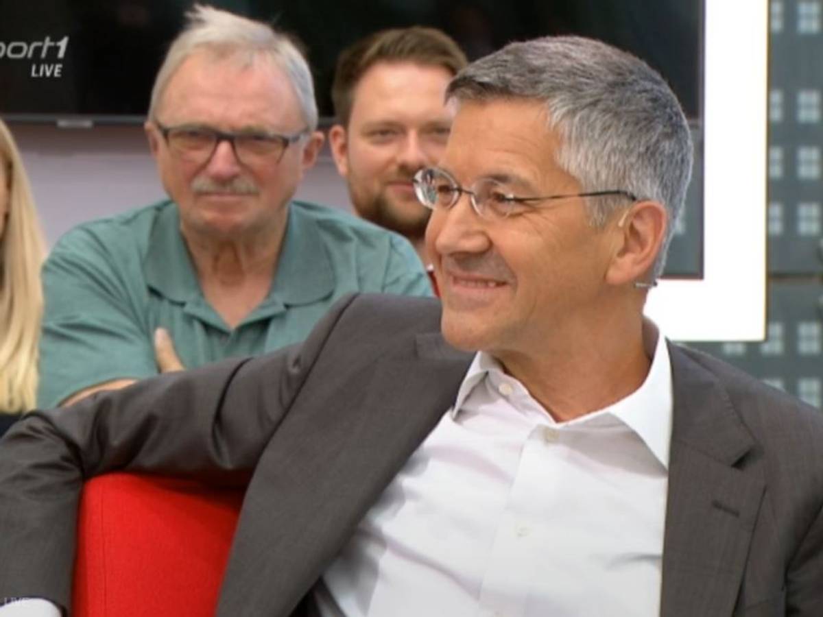 Bayern-Präsident Herbert Hainer im Doppelpass.