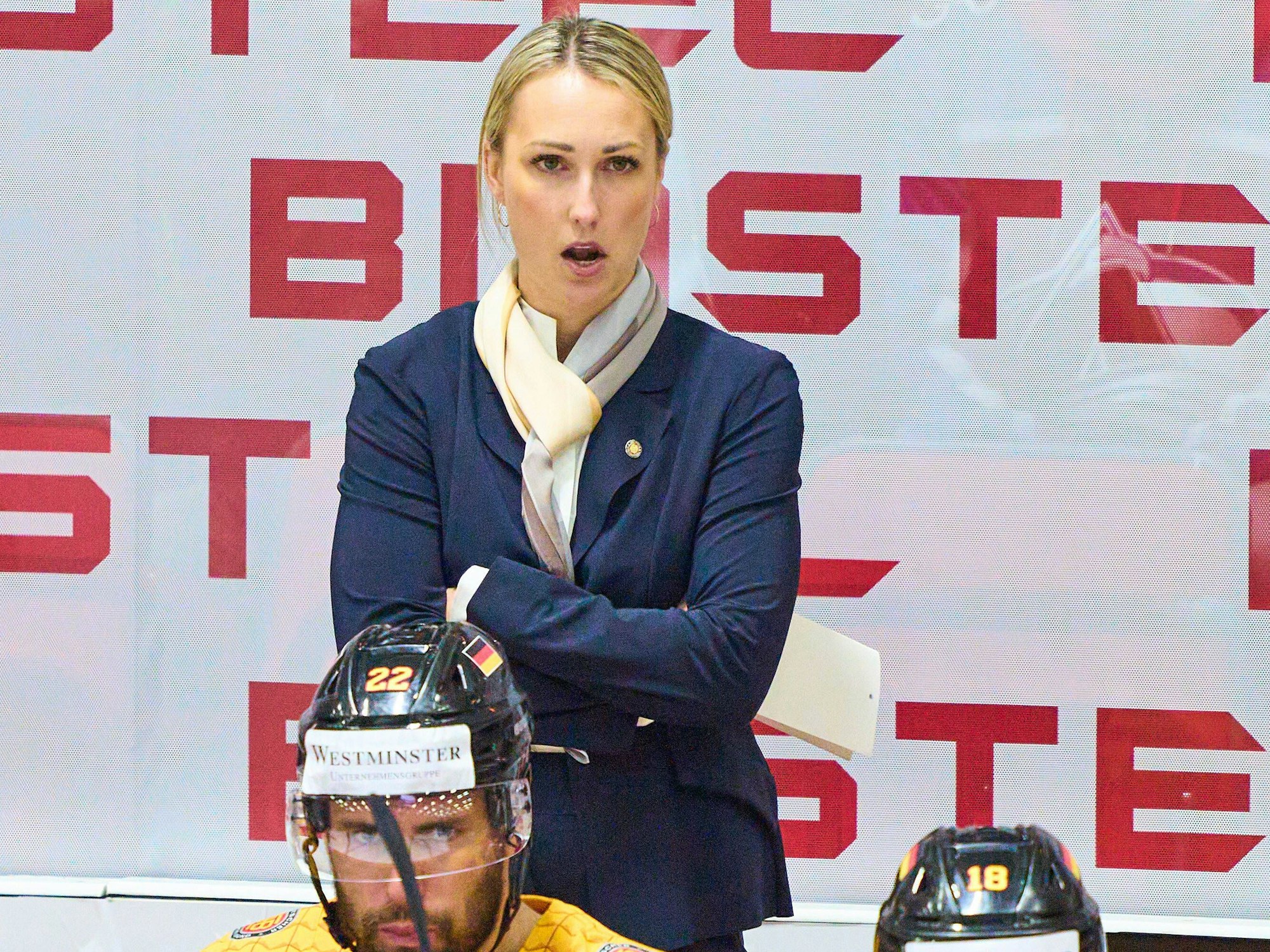 Jessica Campbell ist Assistenz-Trainerin bei der deutschen Eishockey-Nationalmannschaft.