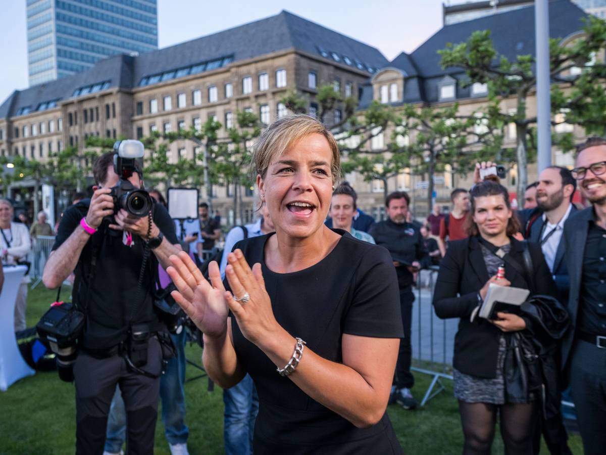 Mona Neubaur freut sich über den Erfolg der Grünen in NRW.