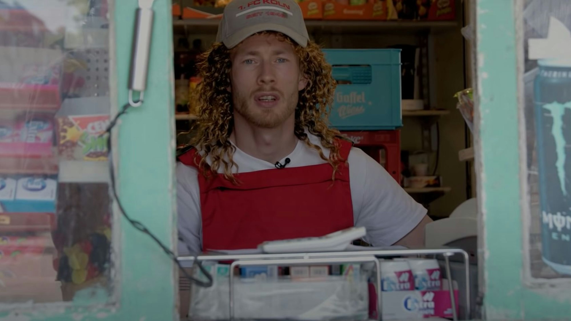 Florian Kainz als Büdchen-Verkäufer