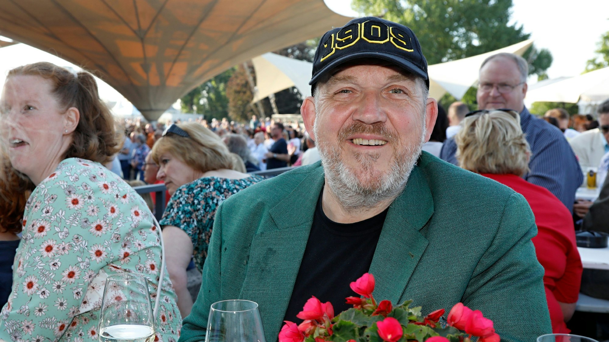 Dietmar Bär im Kölner Tanzbrunnen bei einem Konzert von Tommy Engel.