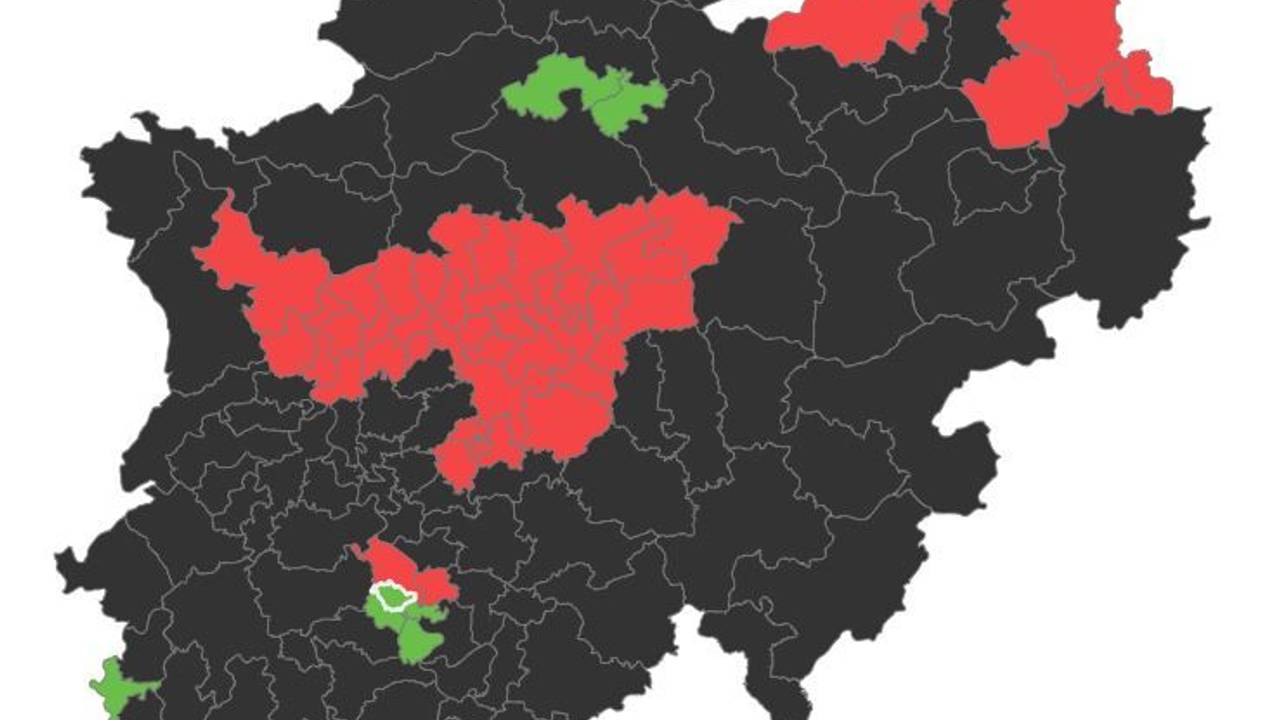 Die Karte zeigt die 128 Wahlkreise in NRW und die Hochburgen der Parteien 2022. Screenshot dpa.