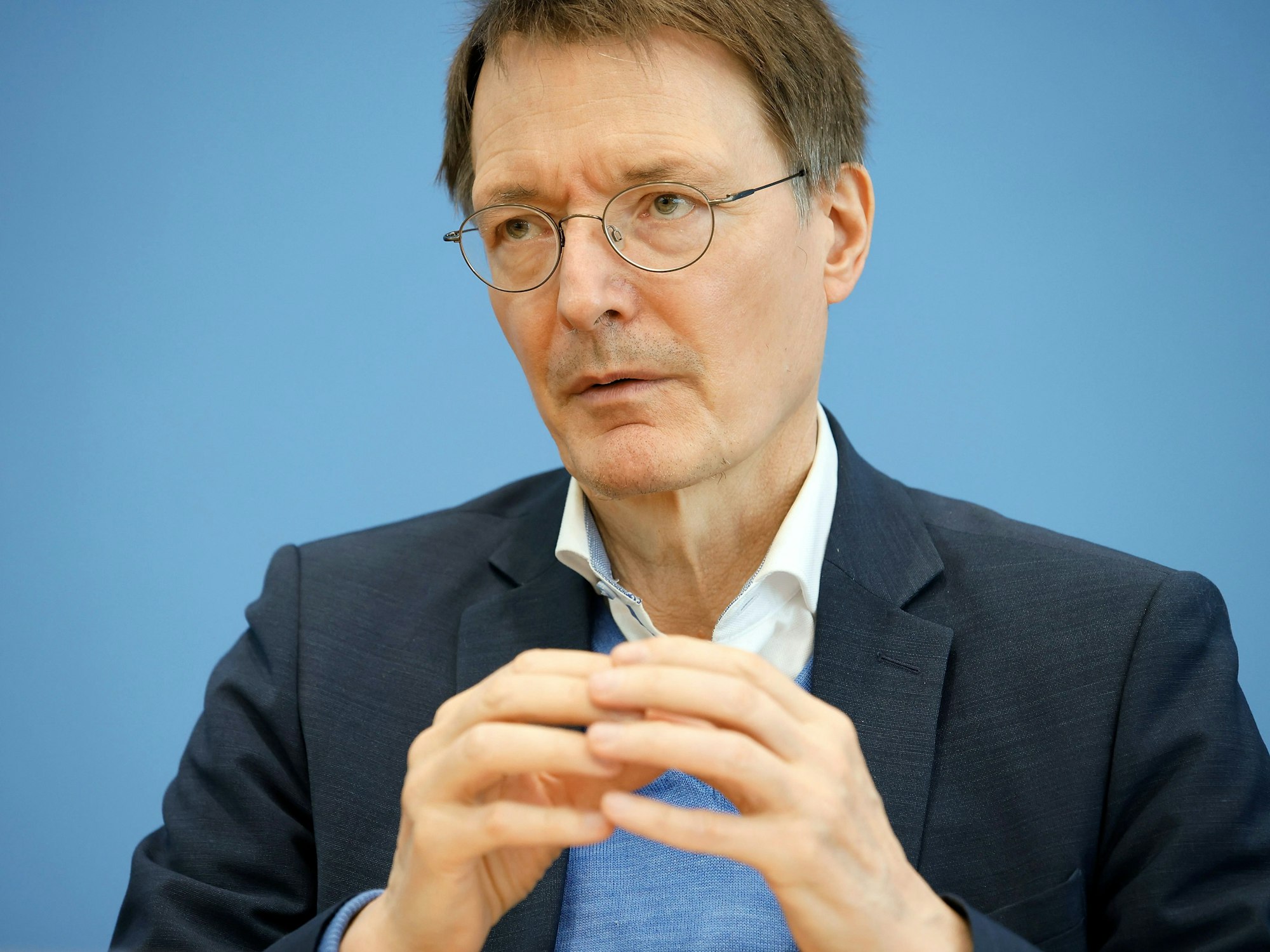 Karl Lauterbach (SPD), Bundesminister für Gesundheit, spricht am 8. April 2022 bei einer Pressekonferenz zur weiteren Entwicklung der Corona-Lage teil.