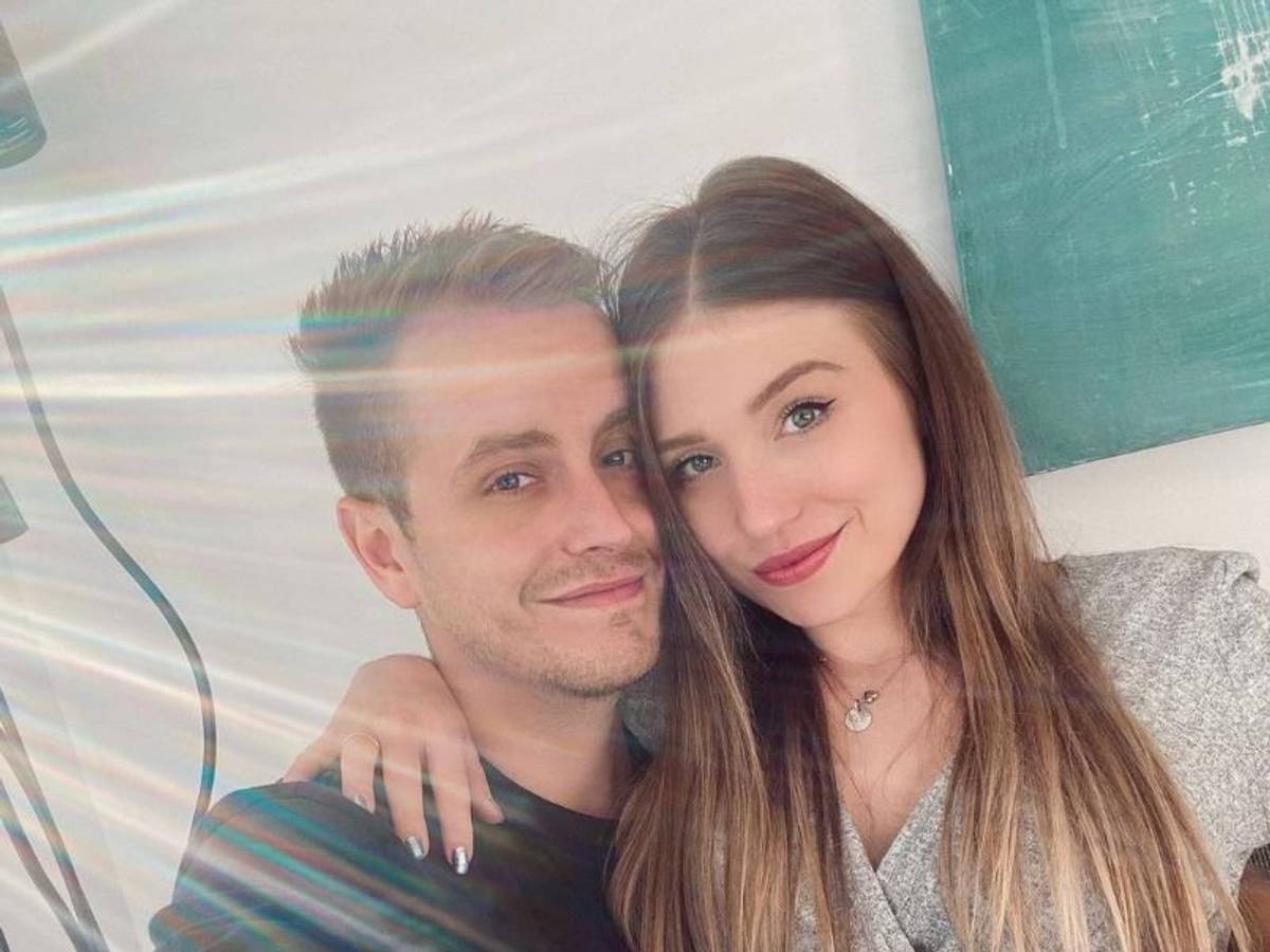 Das Selfie mit ihrem Mann Julian (@Julienco) lud Influencerin Bibi Claßen, bekannt als BibisBeautyPalace, am 1. August 2020 auf ihrem Instagram-Kanal hoch. EXPRESS.de hat einen Screenshot zur Berichterstattung über Bibi gemacht.
Foto: instagram.com/bibisbeautypalace