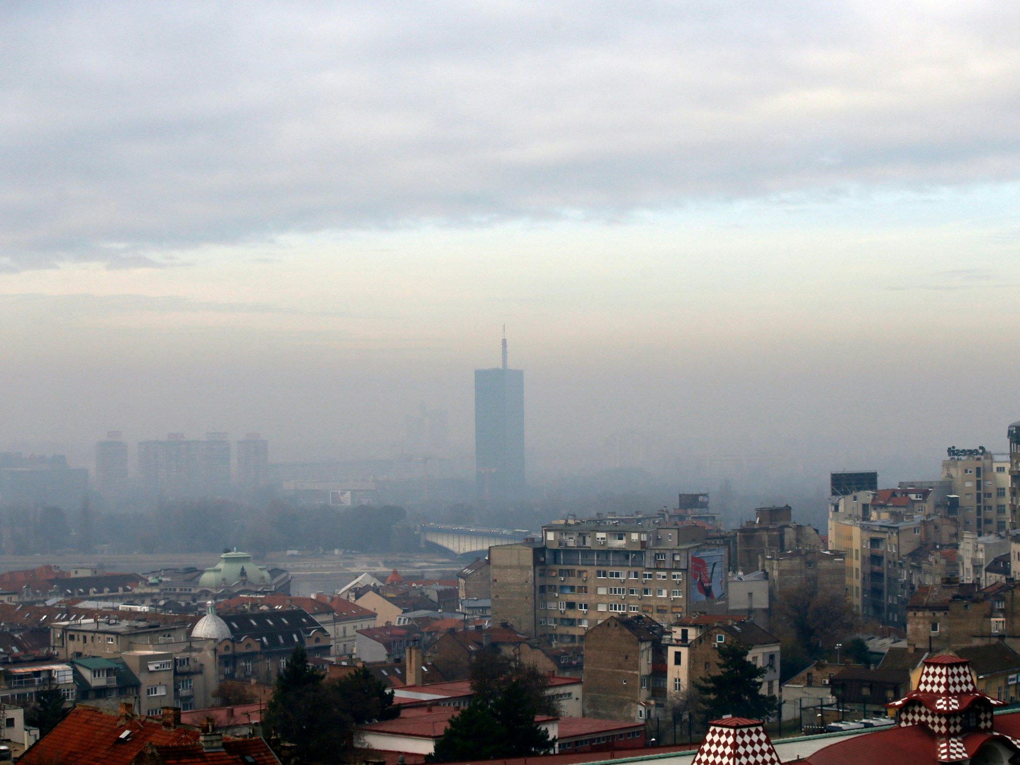 Die serbische Hauptstadt Belgrad ist am 7. Dezember 2018 in Nebel gehüllt.