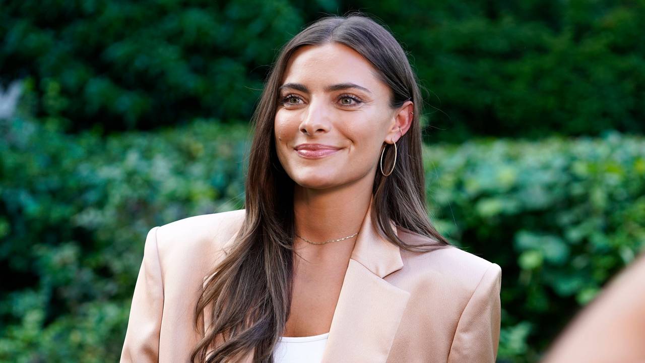 Sophia Thomalla, hier im Juni 2021, überrascht mit einem neuen Accessoire.
