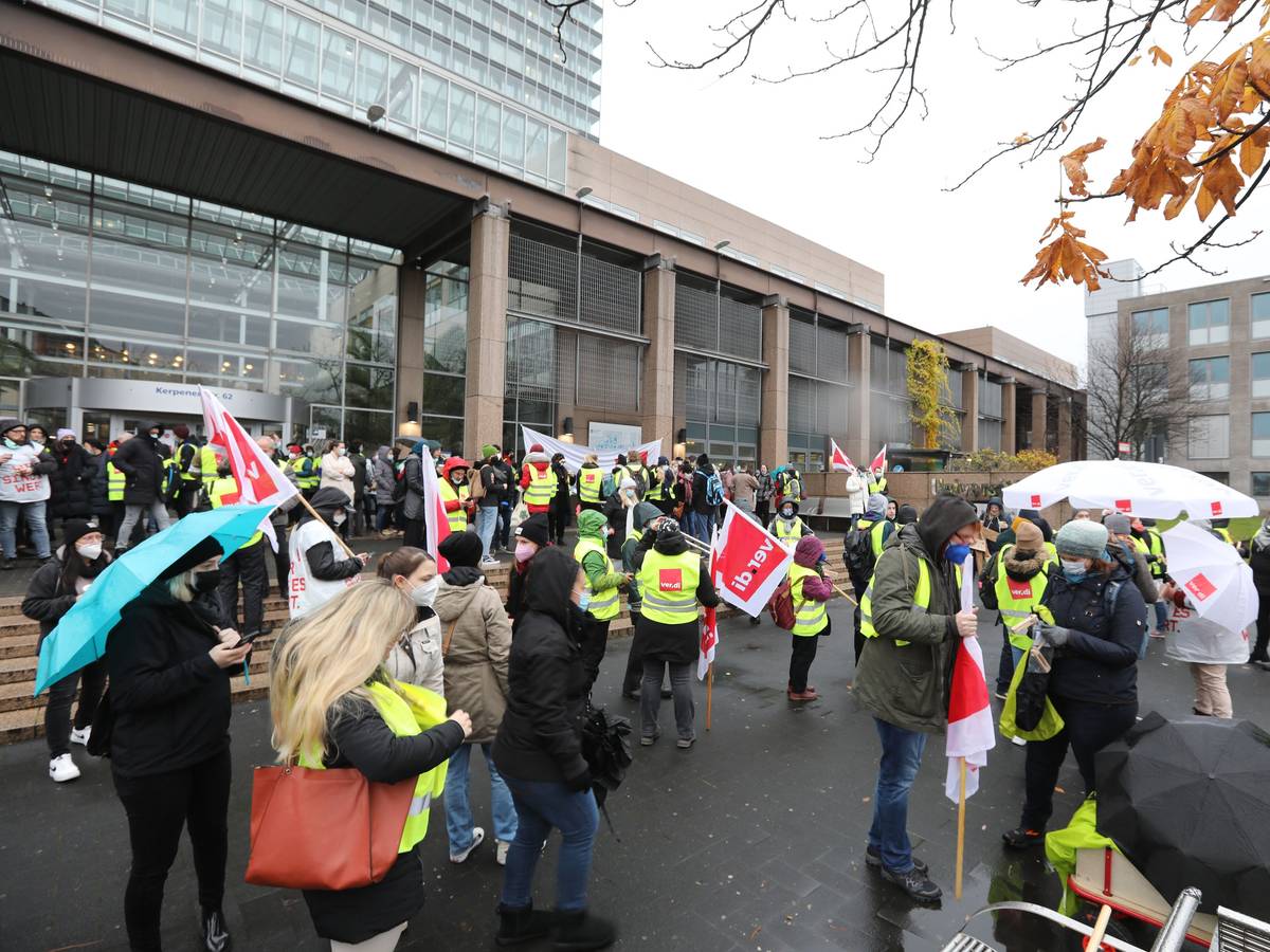Pflegekräfte streiken an der Uniklinik Köln