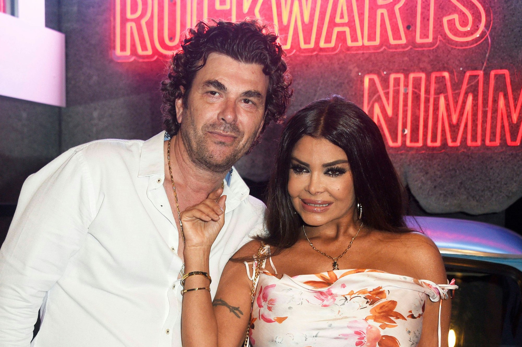Kader Loth mit Ehemann Ismet Atli (hier 2021) wollen die Krone im „Sommerhaus der Stars“.