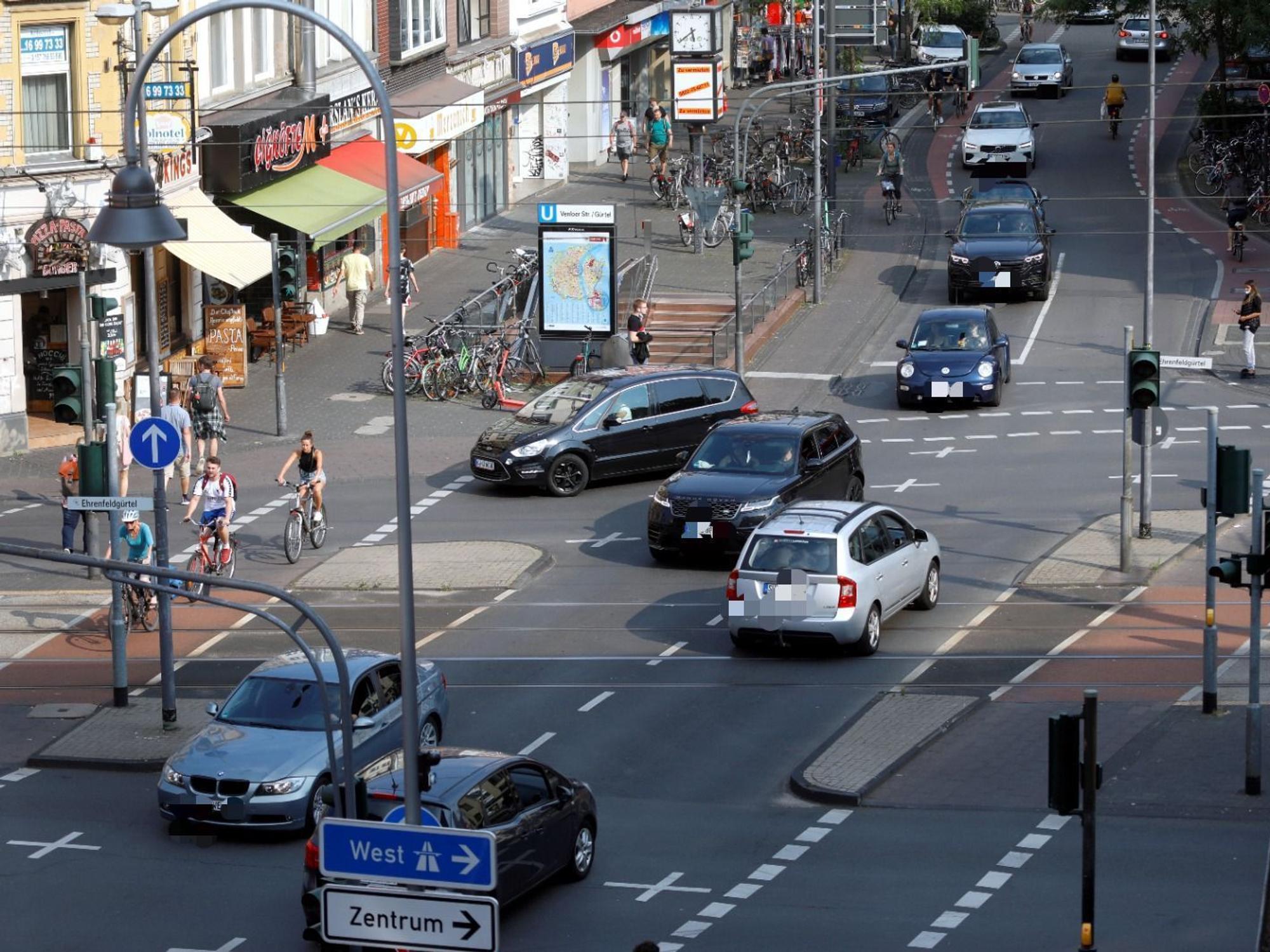 Verkehr auf der Venloer Straße am 22. Juli 2021.