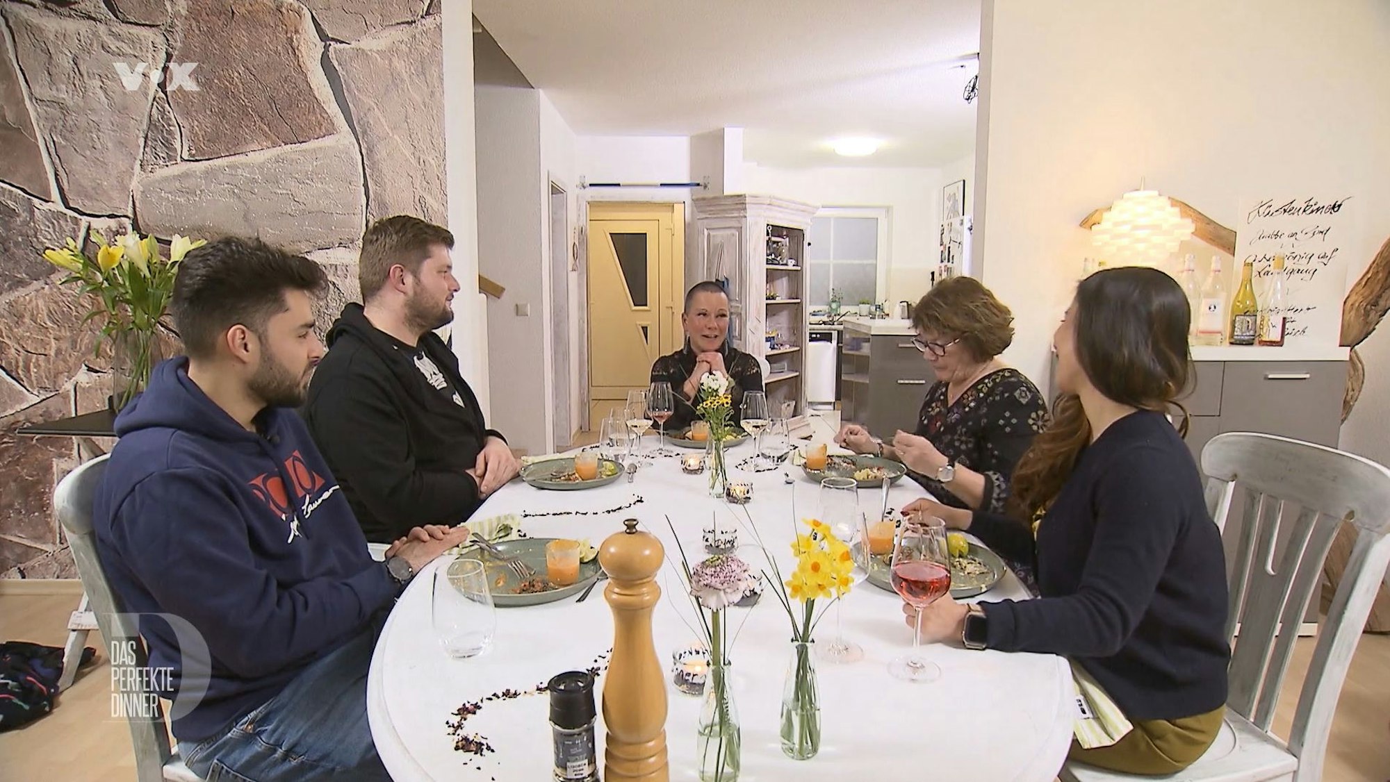 Bei „Das perfekte Dinner“ geht es diese Woche in den hohen Norden und als drittes bekocht Kandidatin Bianca ihrer Mitstreiter.