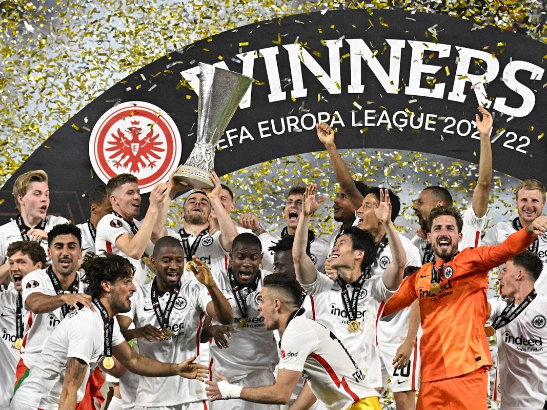 Eintracht Frankfurt feiert den Gewinn der Europa League in Sevilla.