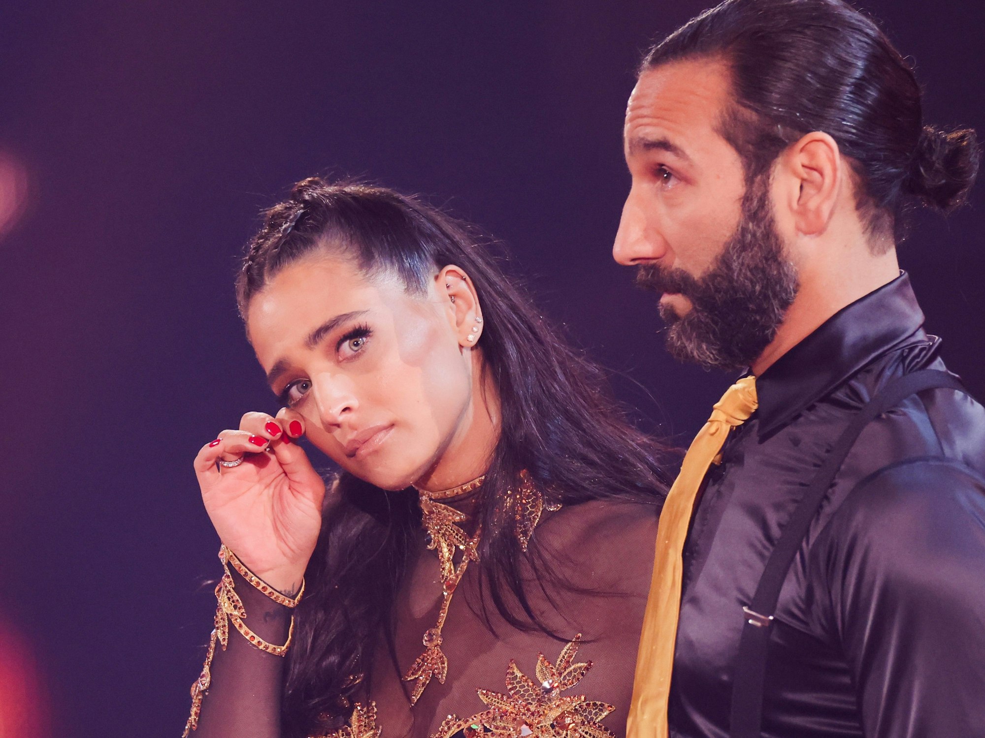 Nach ihrem Ausscheiden bei „Let's Dance“, hat sich Amira Pocher erstmals zu Wort gemeldet. Unser Foto zeigt sie mit Tränen in den Augen bei der Tanz-Show.