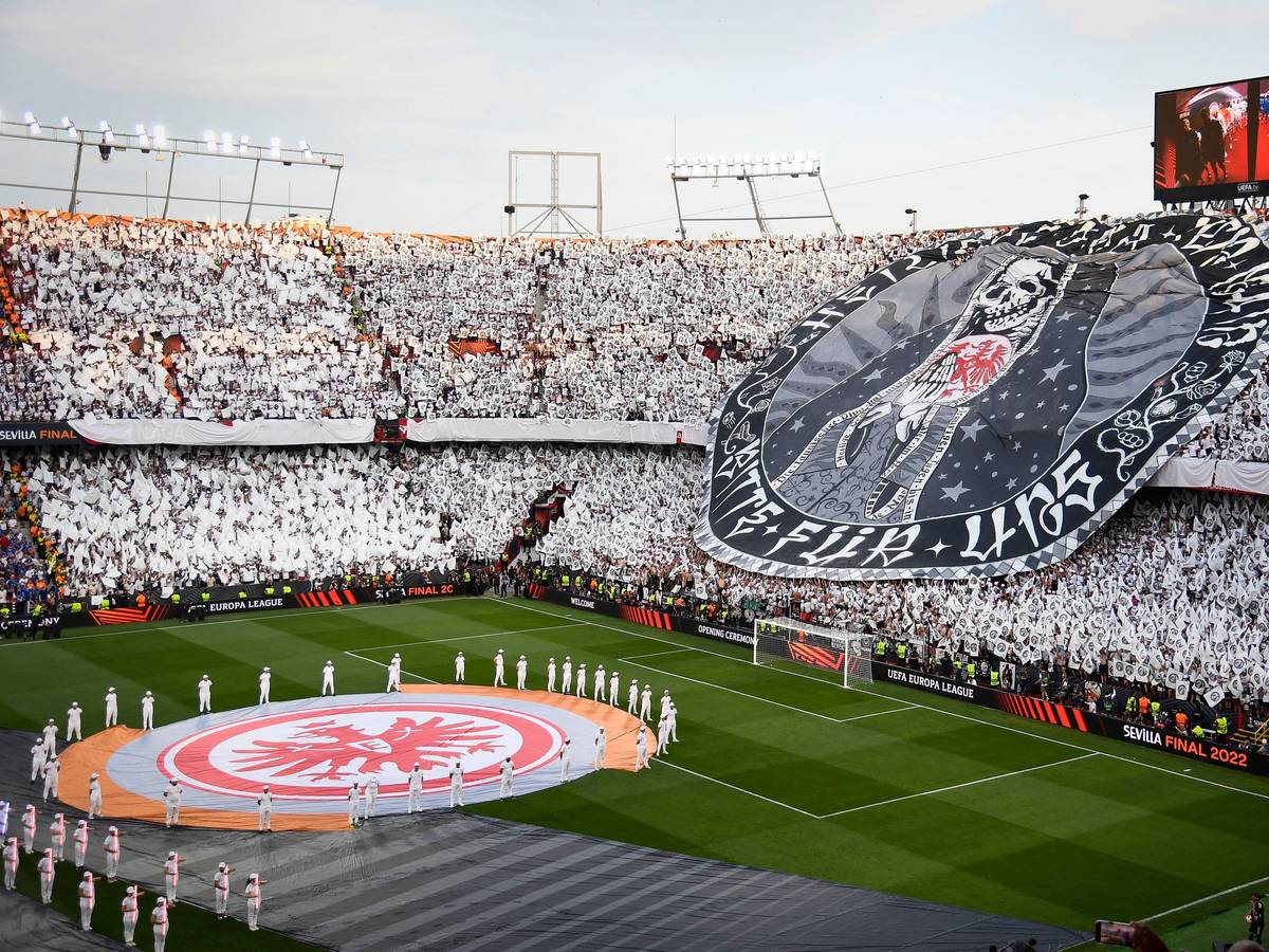 Die Choreografie von Eintracht Frankfurt sorgte vor Beginn des Endspiels der Europa League in Sevilla für Ärger.