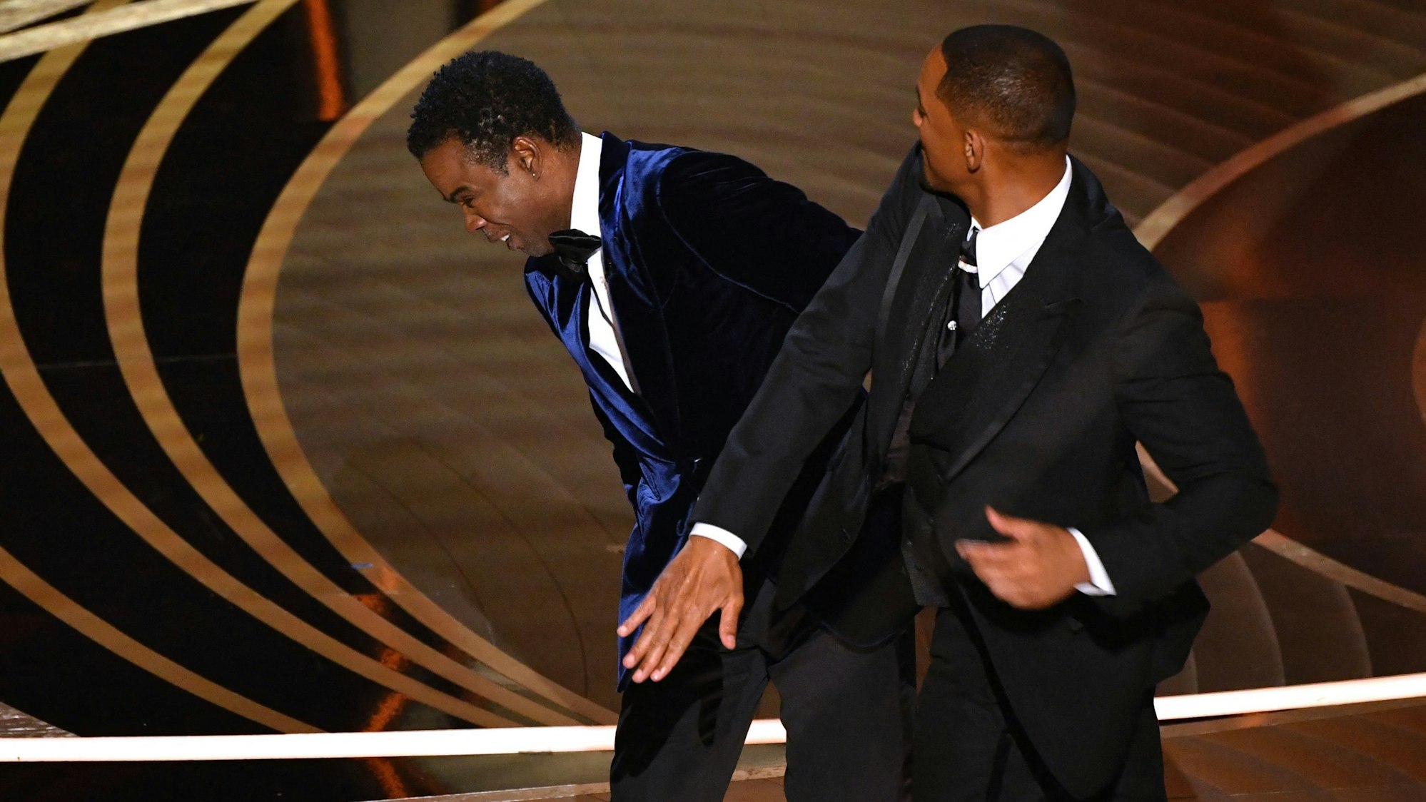 Will Smith ohrfeigt Chris Rock am 27. März 2022 bei der Verleihung der Oscars.