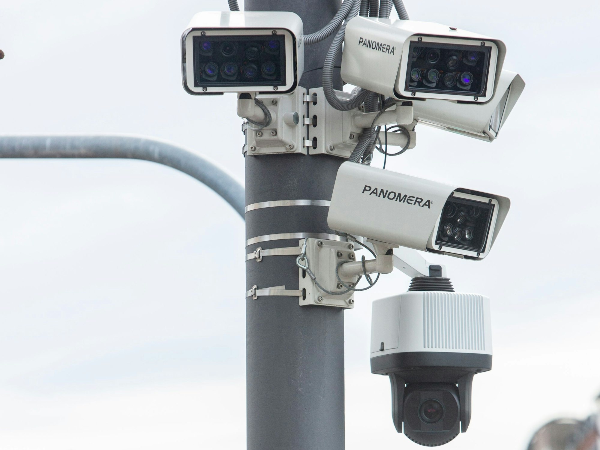 Kameras der Videoüberwachung am Wiener Platz in Köln-Mülheim