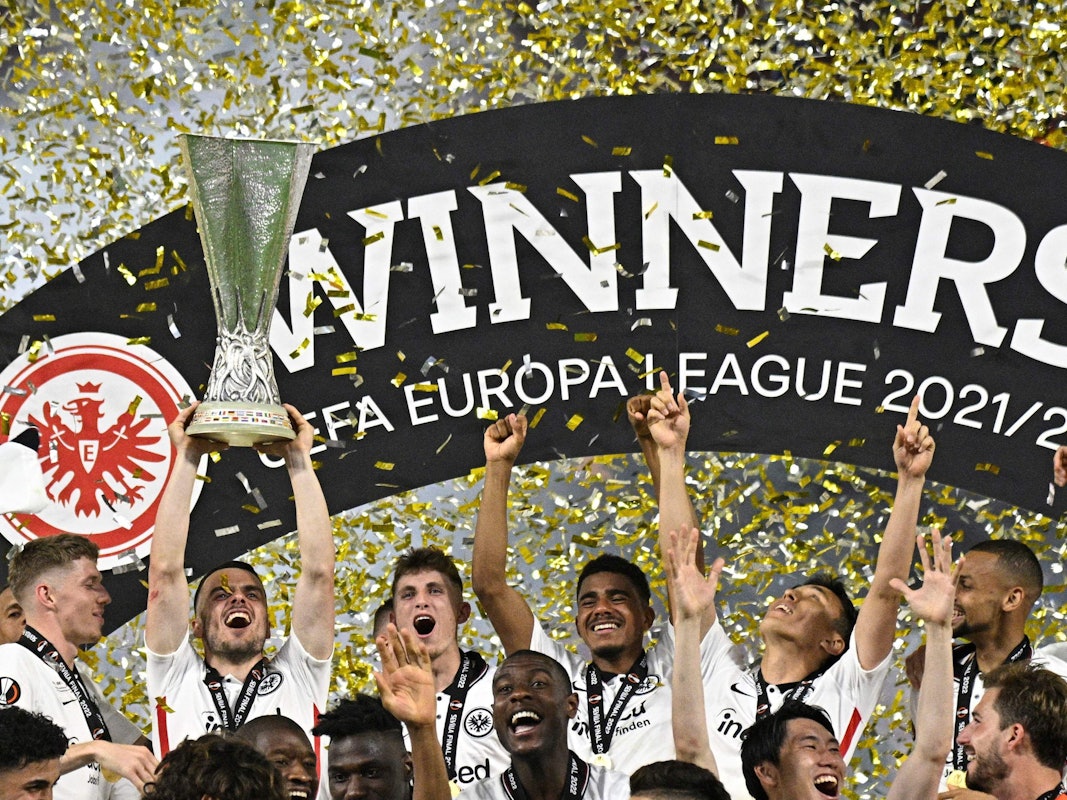 Die Spieler von Eintracht Frankfurt feiern den Sieg der Europa League.