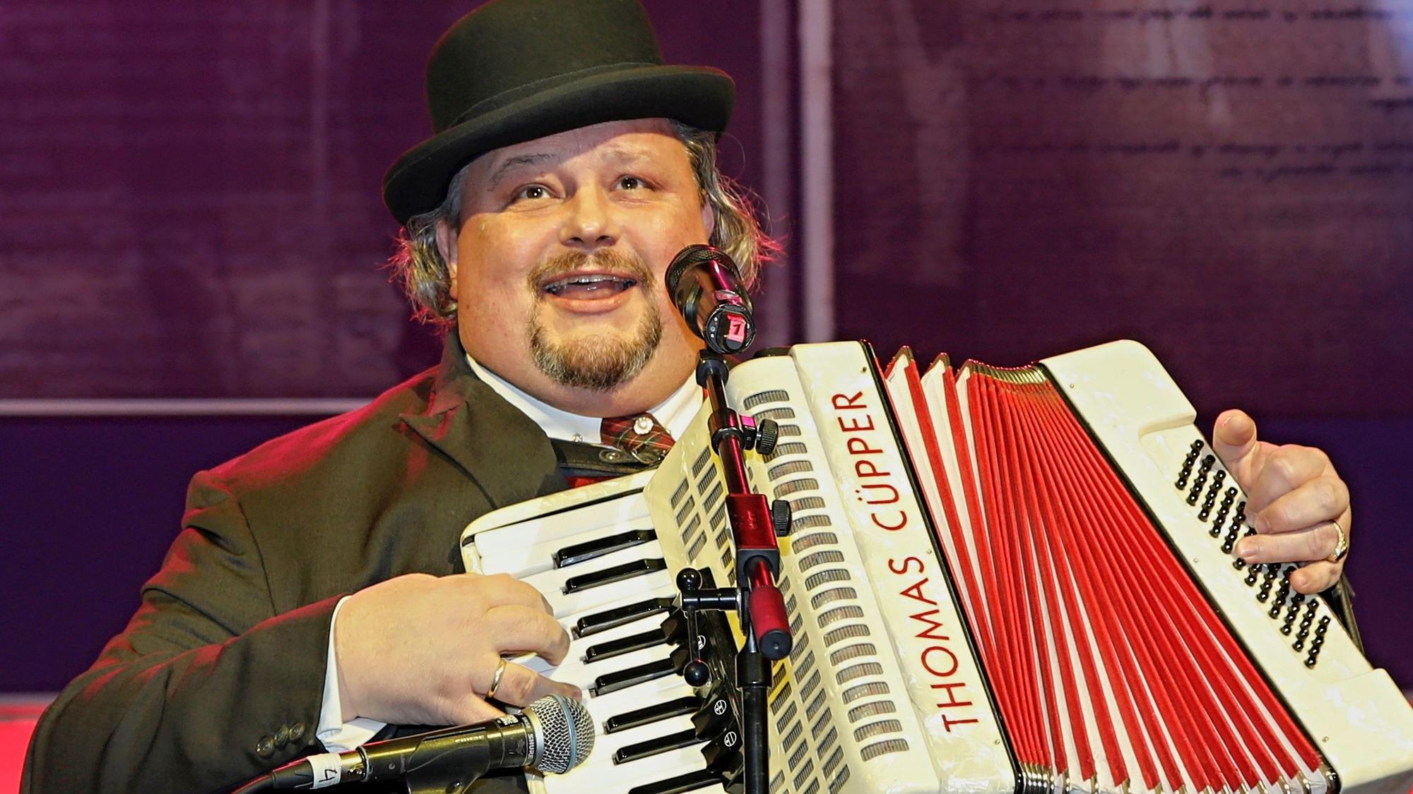 „Et Klimpermännchen“ Thomas Cüpper, hier 2021 bei einem Auftritt in Köln, spielt in der Operette „Fledermaus“ mit.