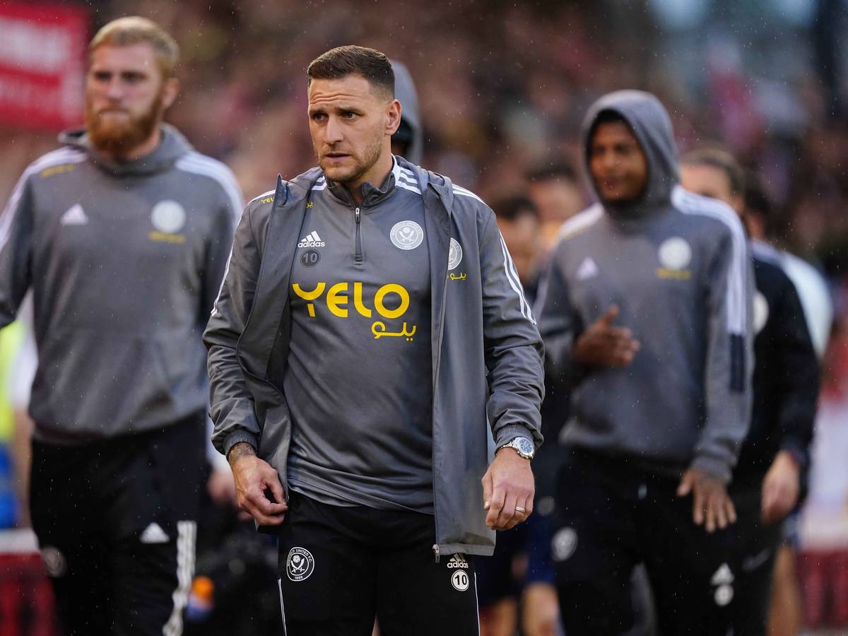 Sheffield-United-Spieler Billy Sharp (M.), hier vor dem Rückspiel des Championship-Playoff-Halbfinales gegen Nottingham Forest am 17. Mai 2022
